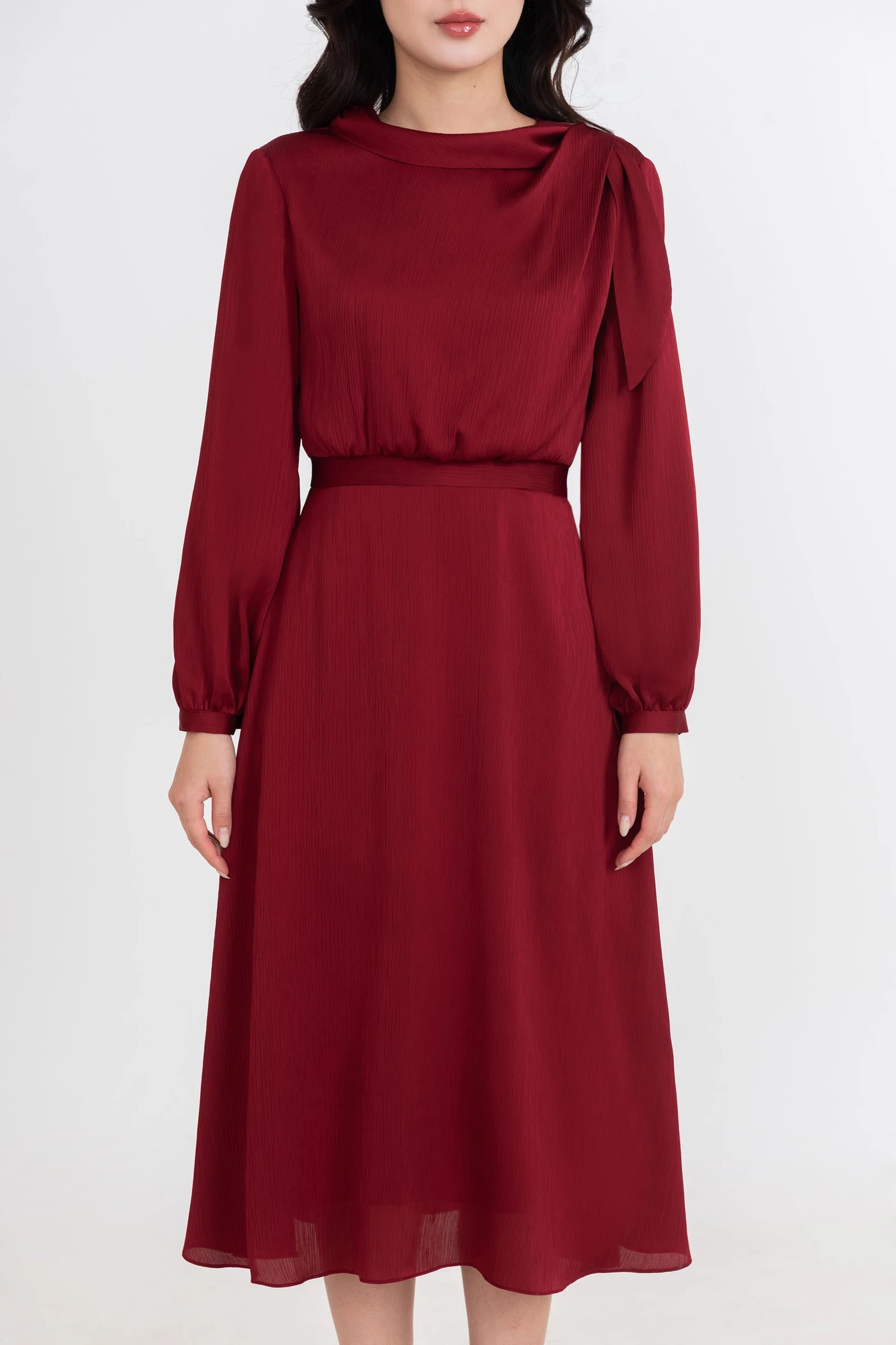 Đầm lụa đỏ cổ xếp Elegant