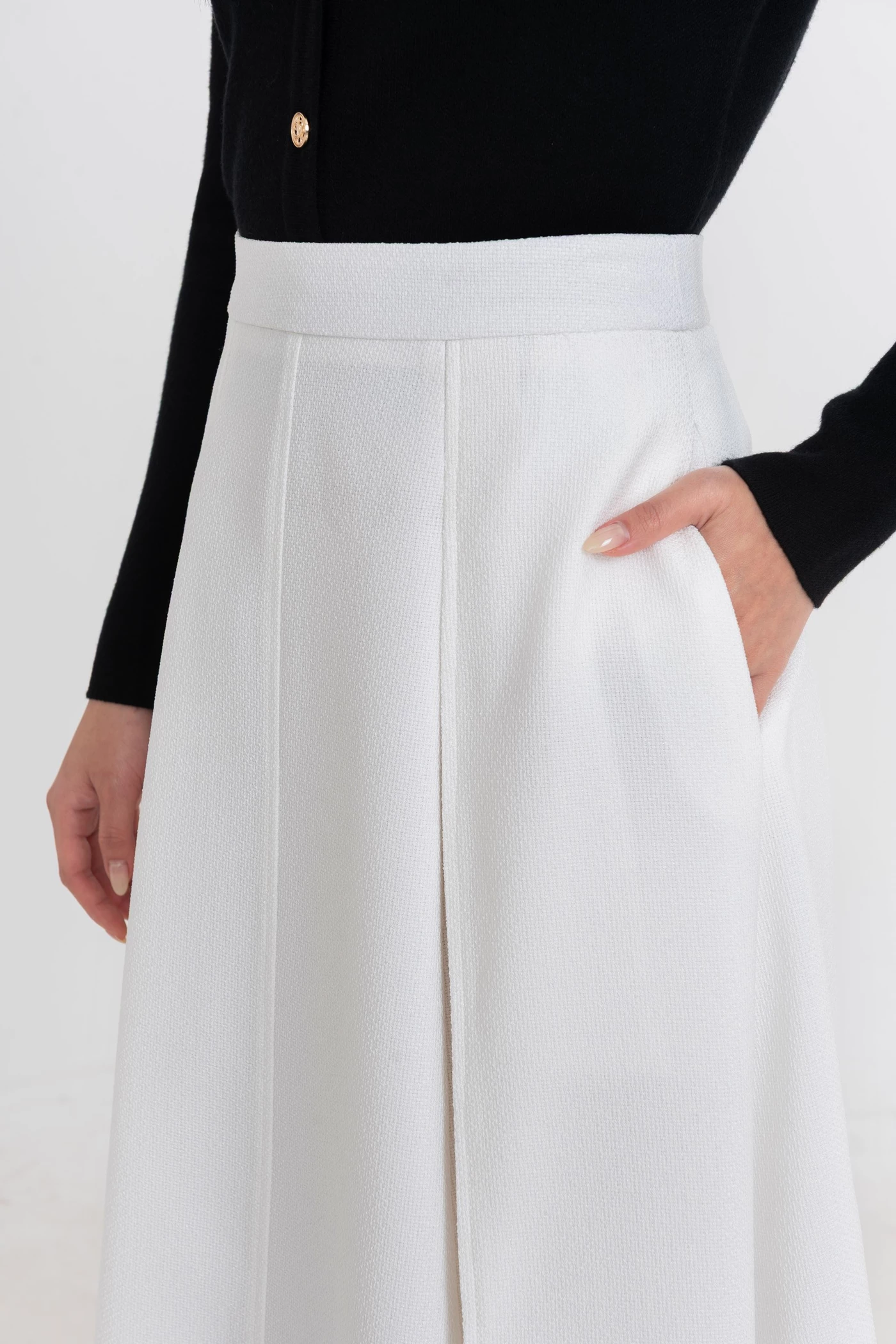 Chân váy xếp ly White Pleated