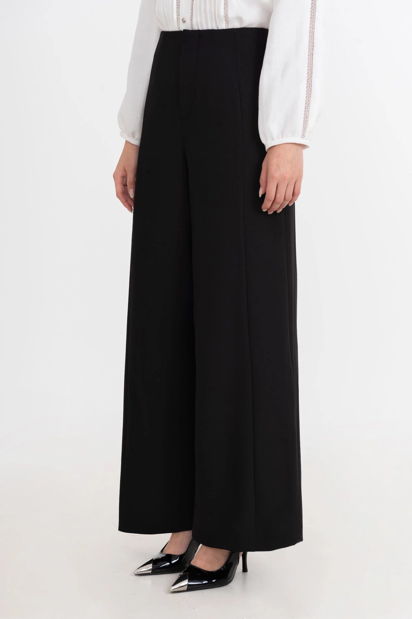 Quần dài ống suông Tuytsi