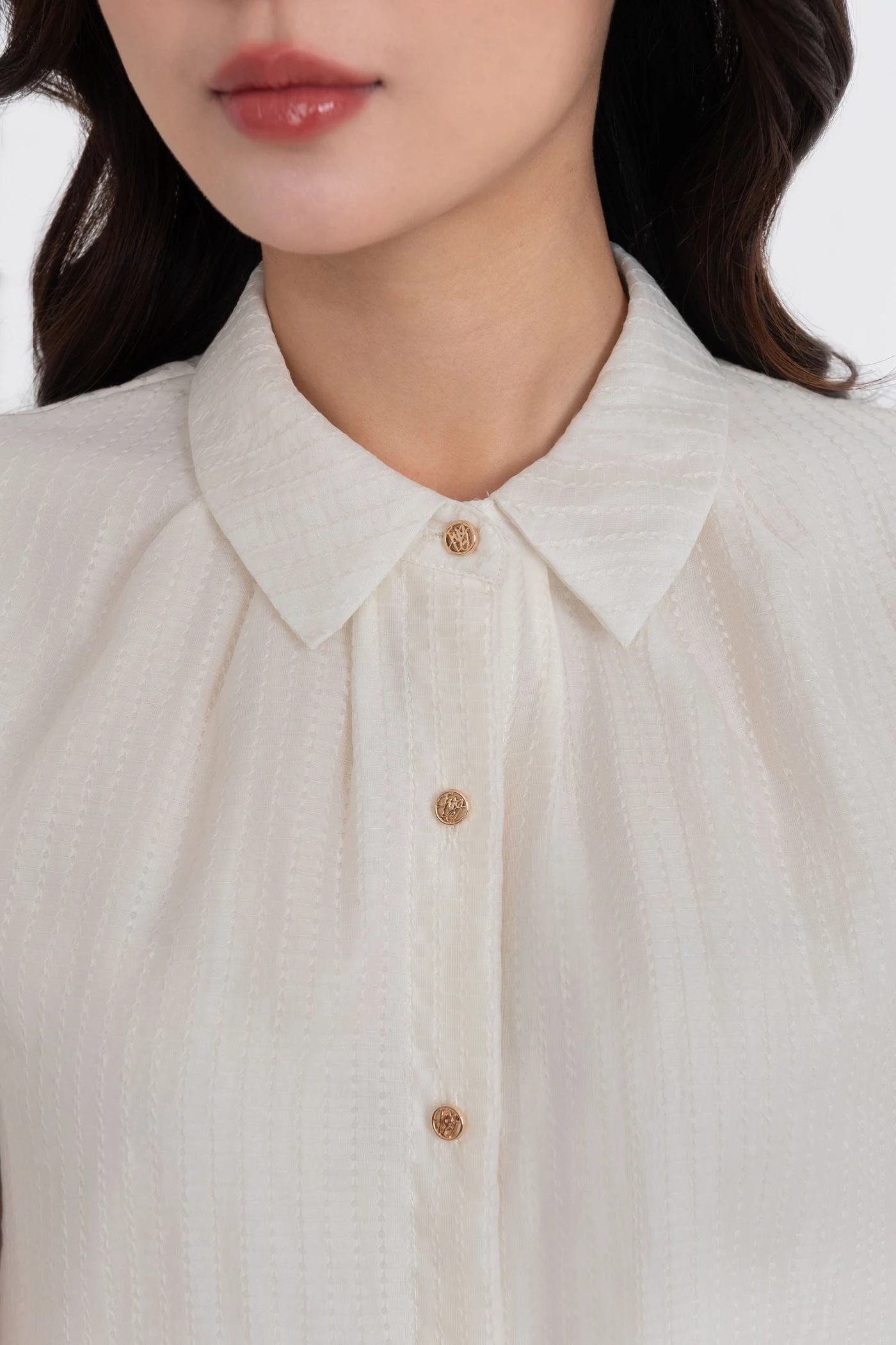 Áo sơ mi hoa nhí cổ đức