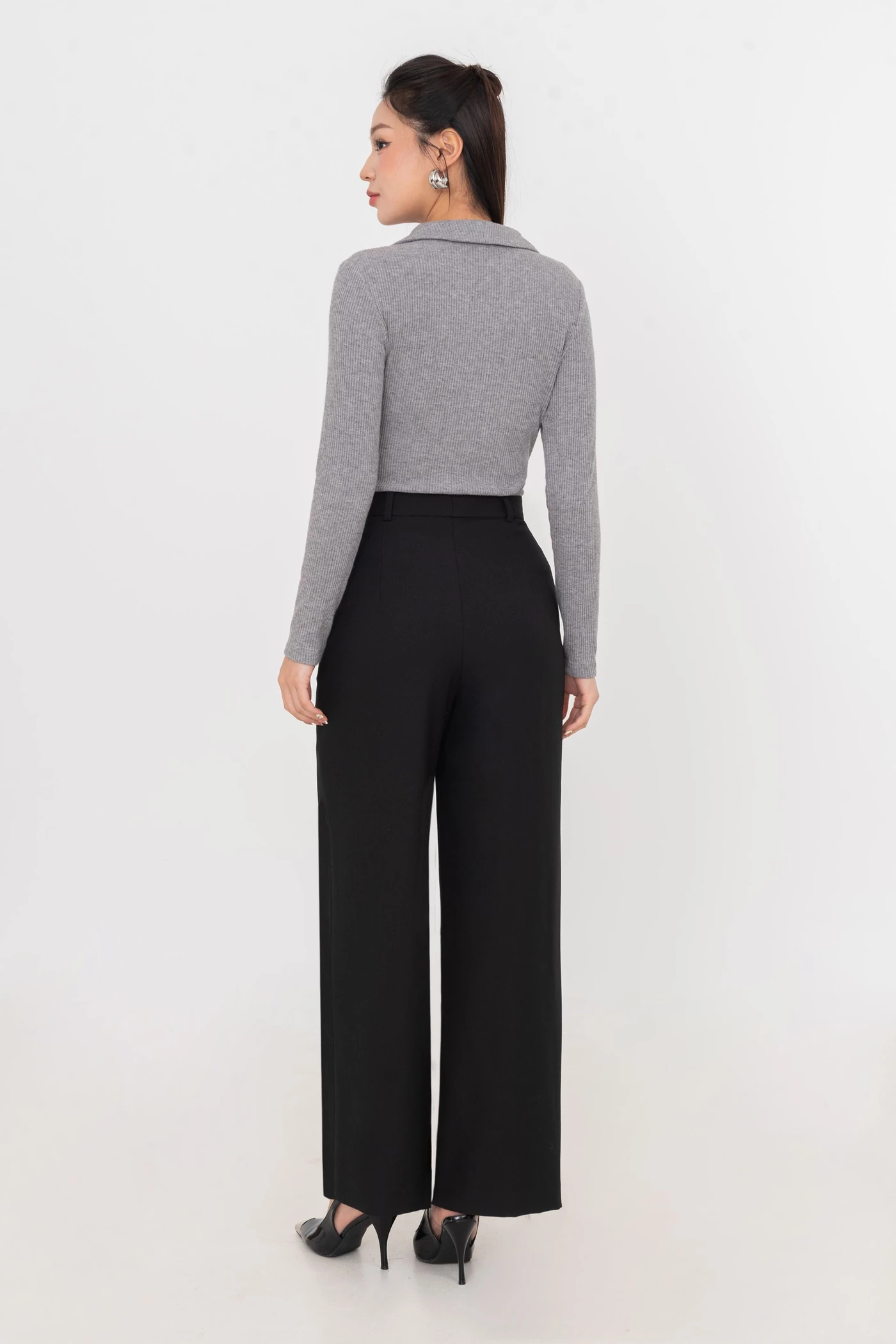 Áo thun gân cổ kiểu