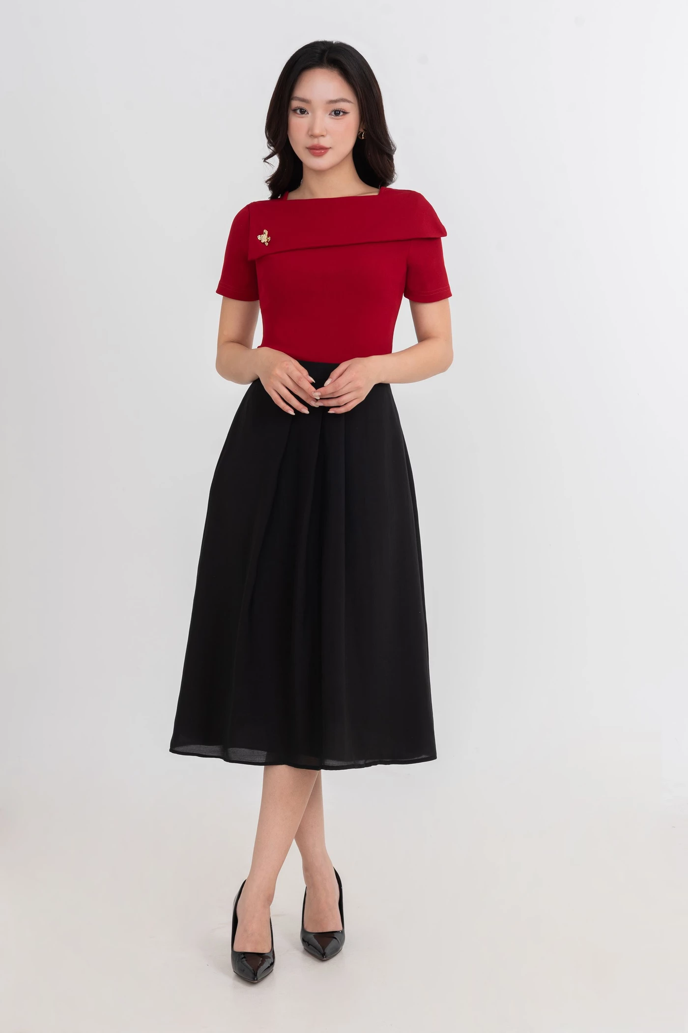 Áo thun ôm cổ kiểu