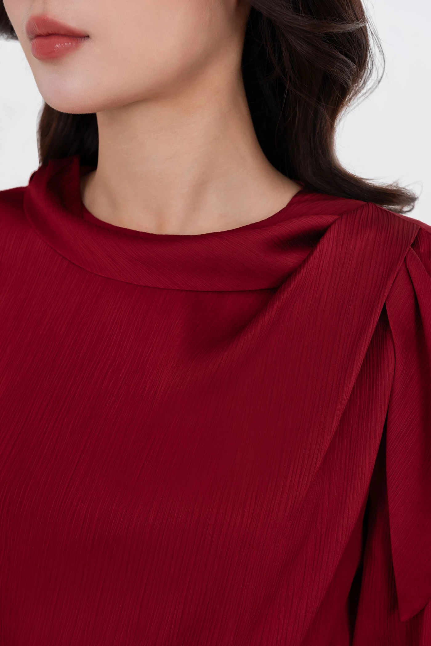 Đầm lụa đỏ cổ xếp Elegant