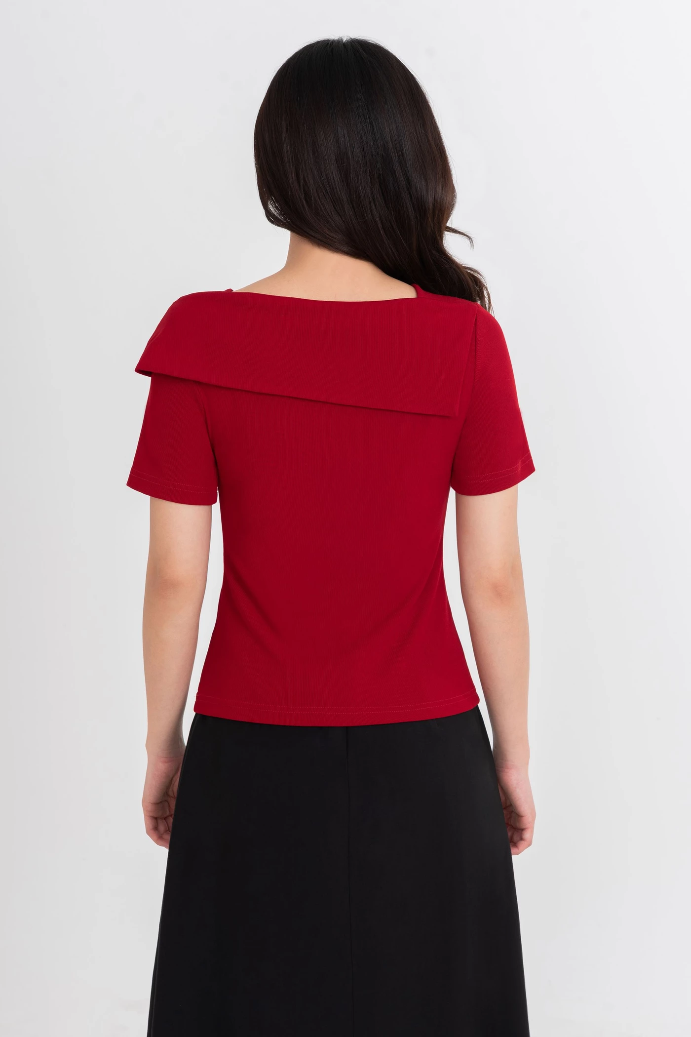 Áo thun ôm cổ kiểu