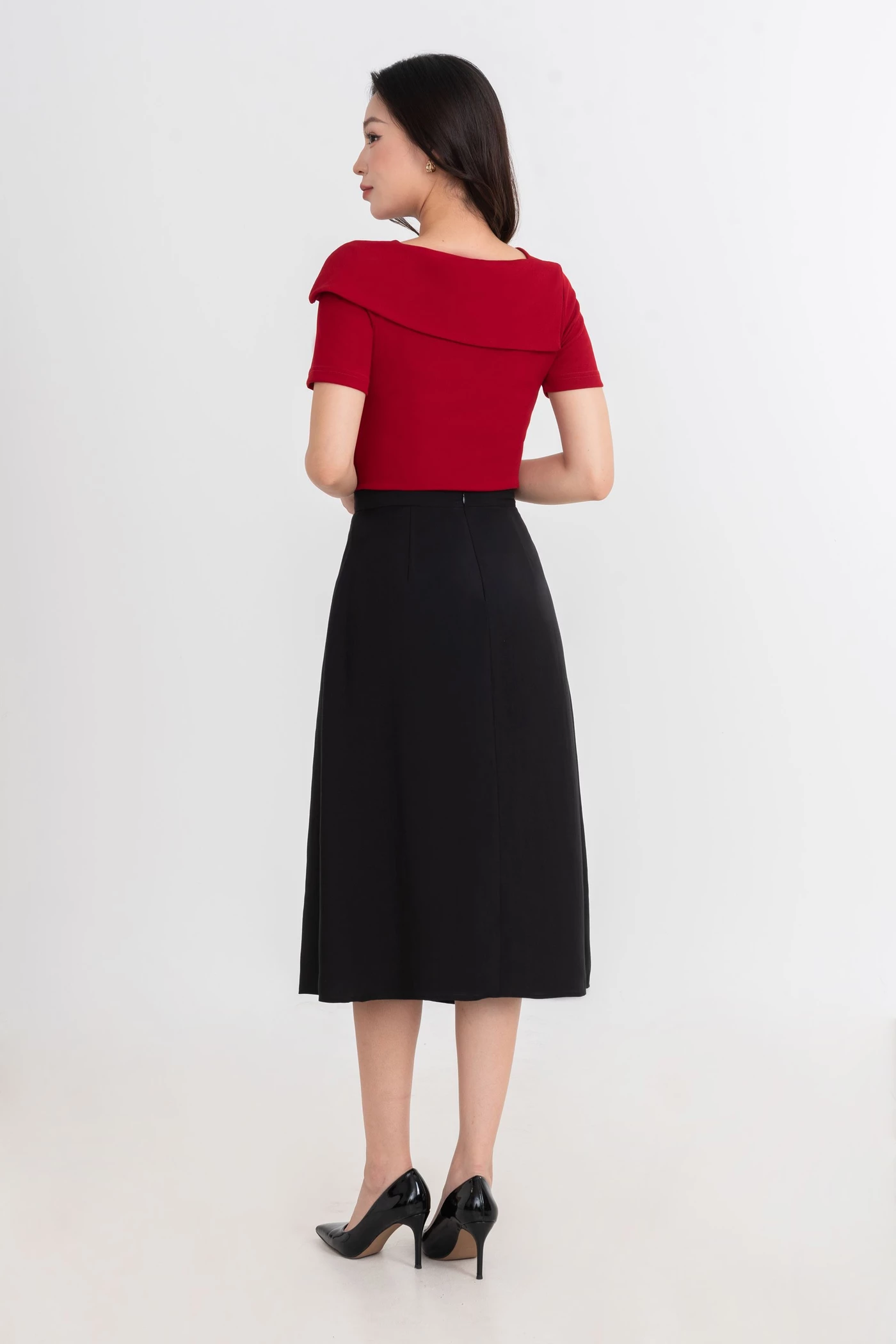 Áo thun ôm cổ kiểu