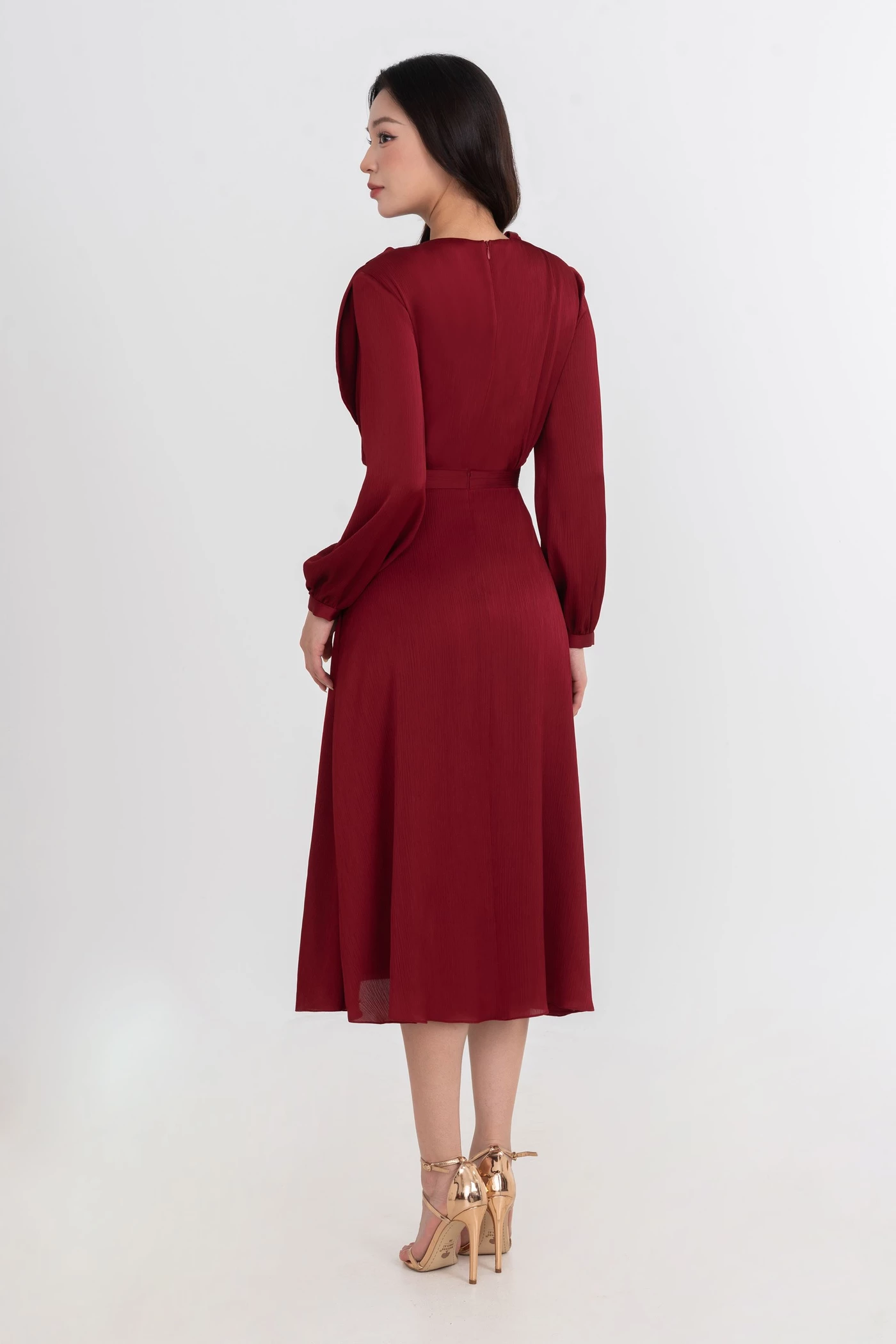 Đầm lụa đỏ cổ xếp Elegant