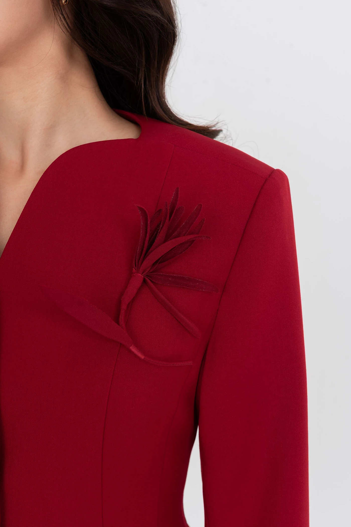 Áo Blazer đính hoa cách điệu