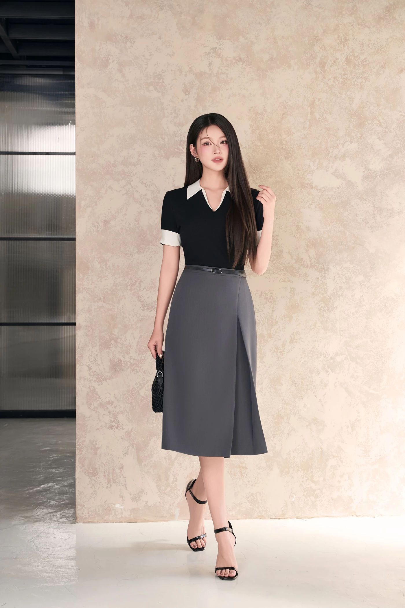 Áo thun ôm cổ bẻ