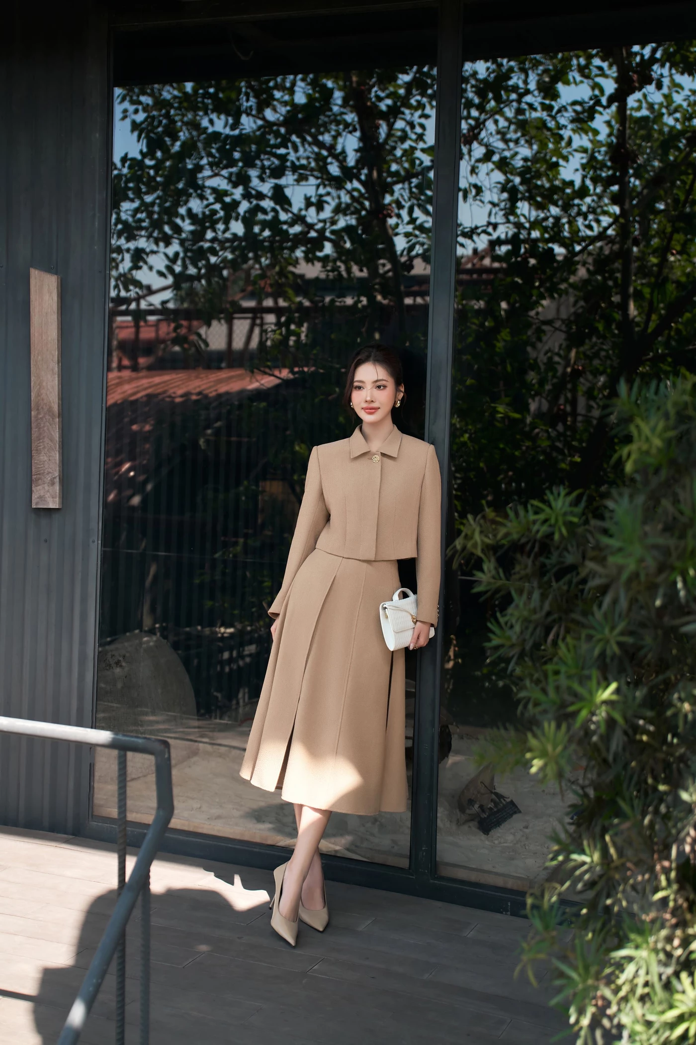 Áo khoác cổ đức Camille Cropped