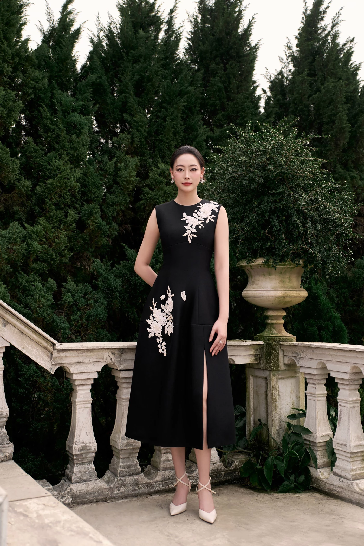 Noir Floréa Dres - Đầm dạ hội thêu hoa
