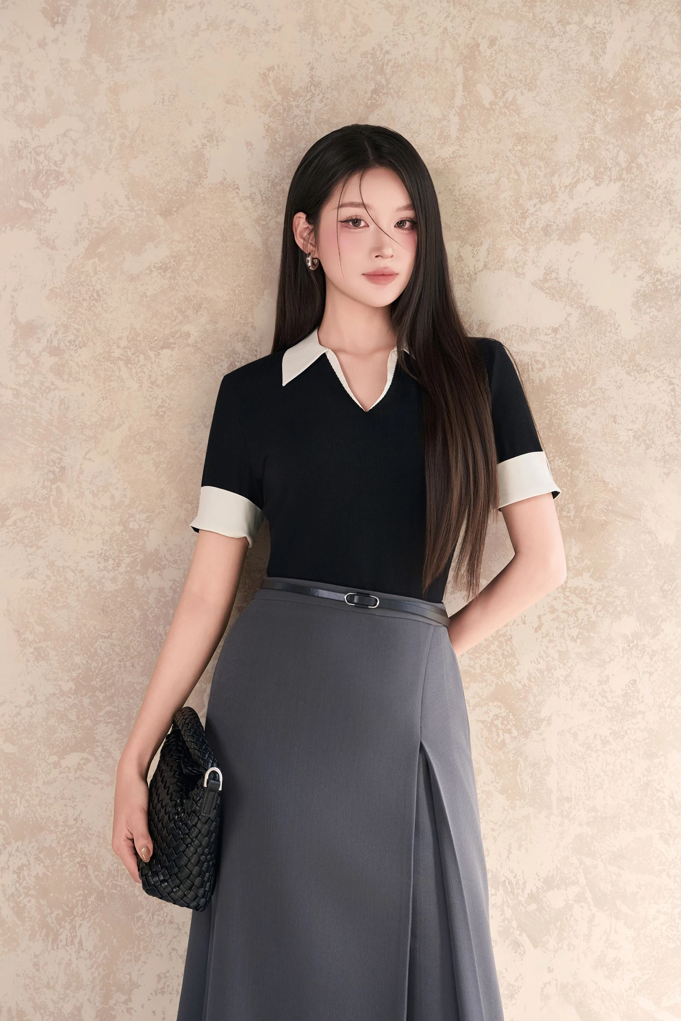 Áo thun ôm cổ bẻ