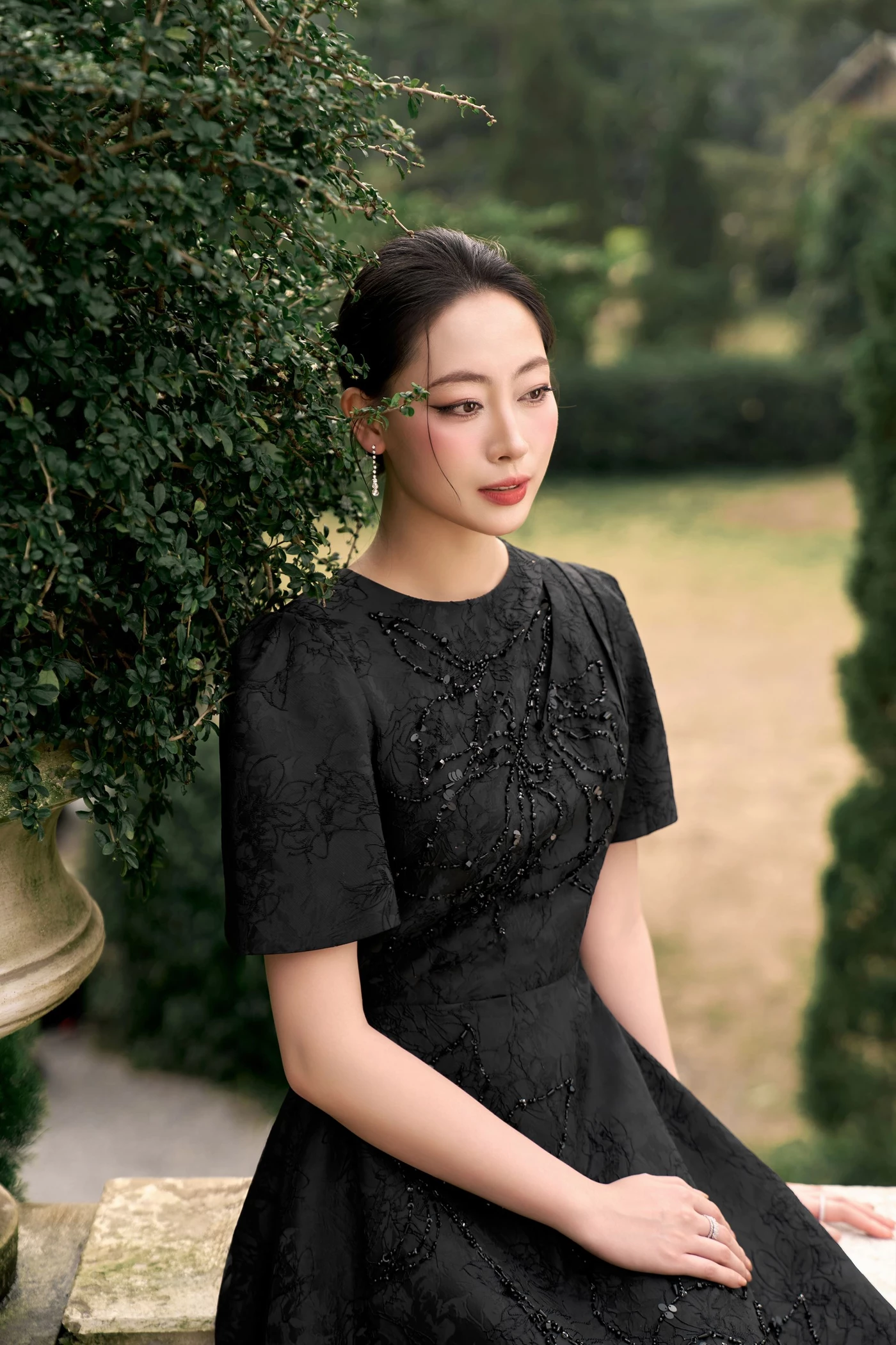 Jewel elegant - Đầm dạ hội ngọc trai đen