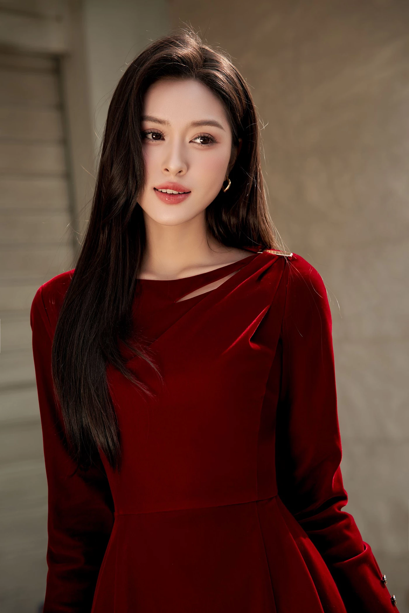 Đầm nhung đỏ Maroon