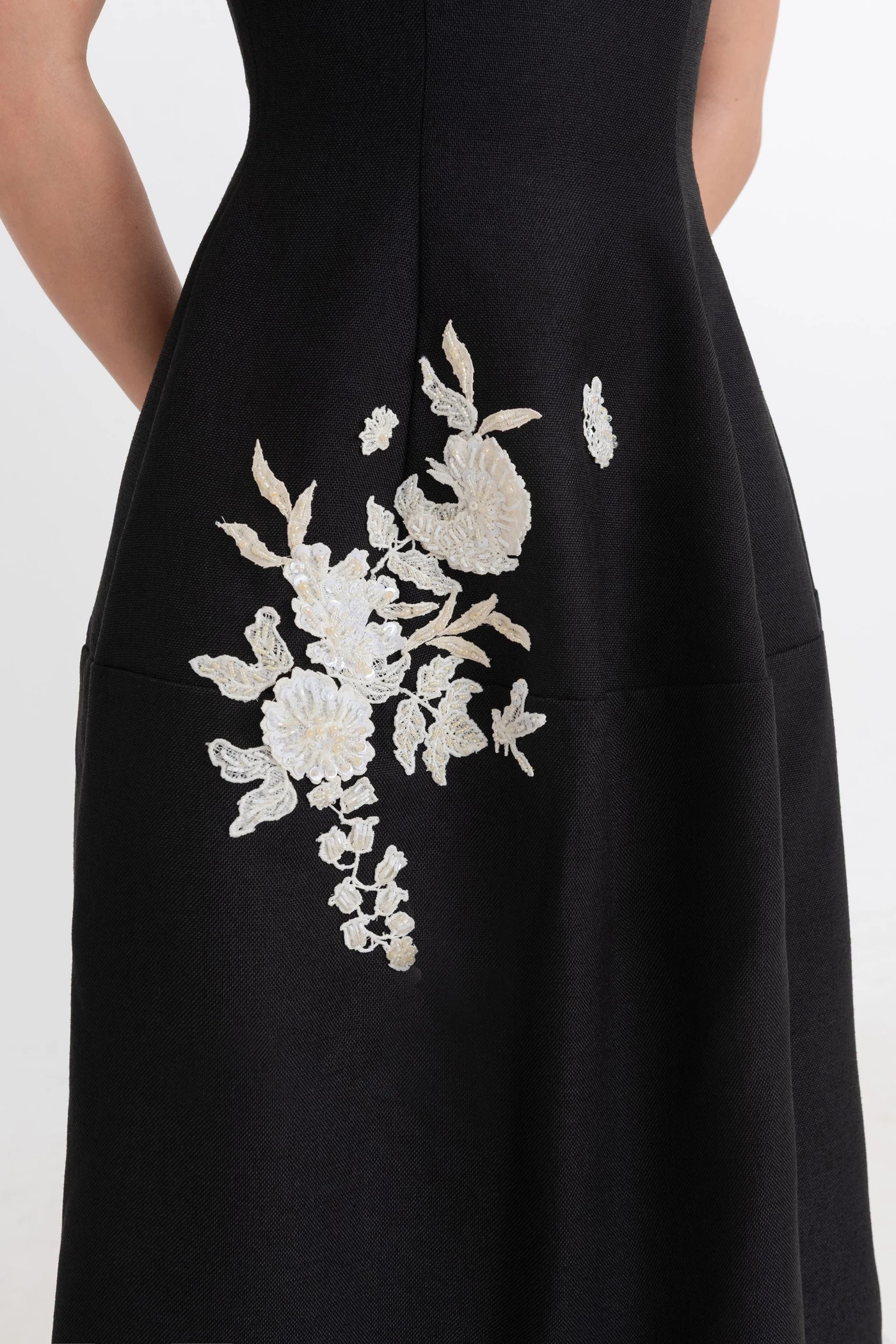Noir Floréa Dres - Đầm dạ hội thêu hoa