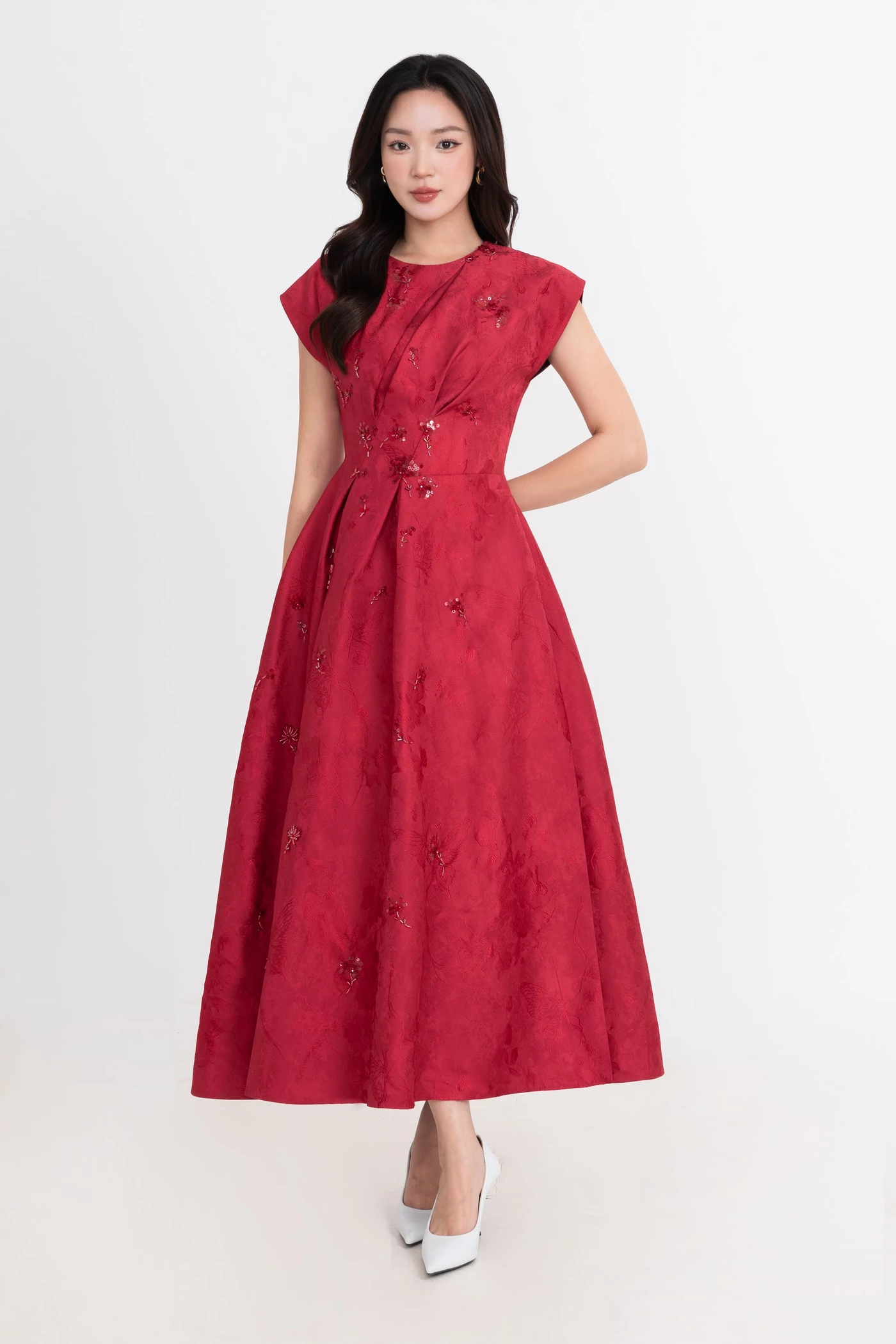 Crimson Élan Dress - Đầm dạ hội thêu hoa