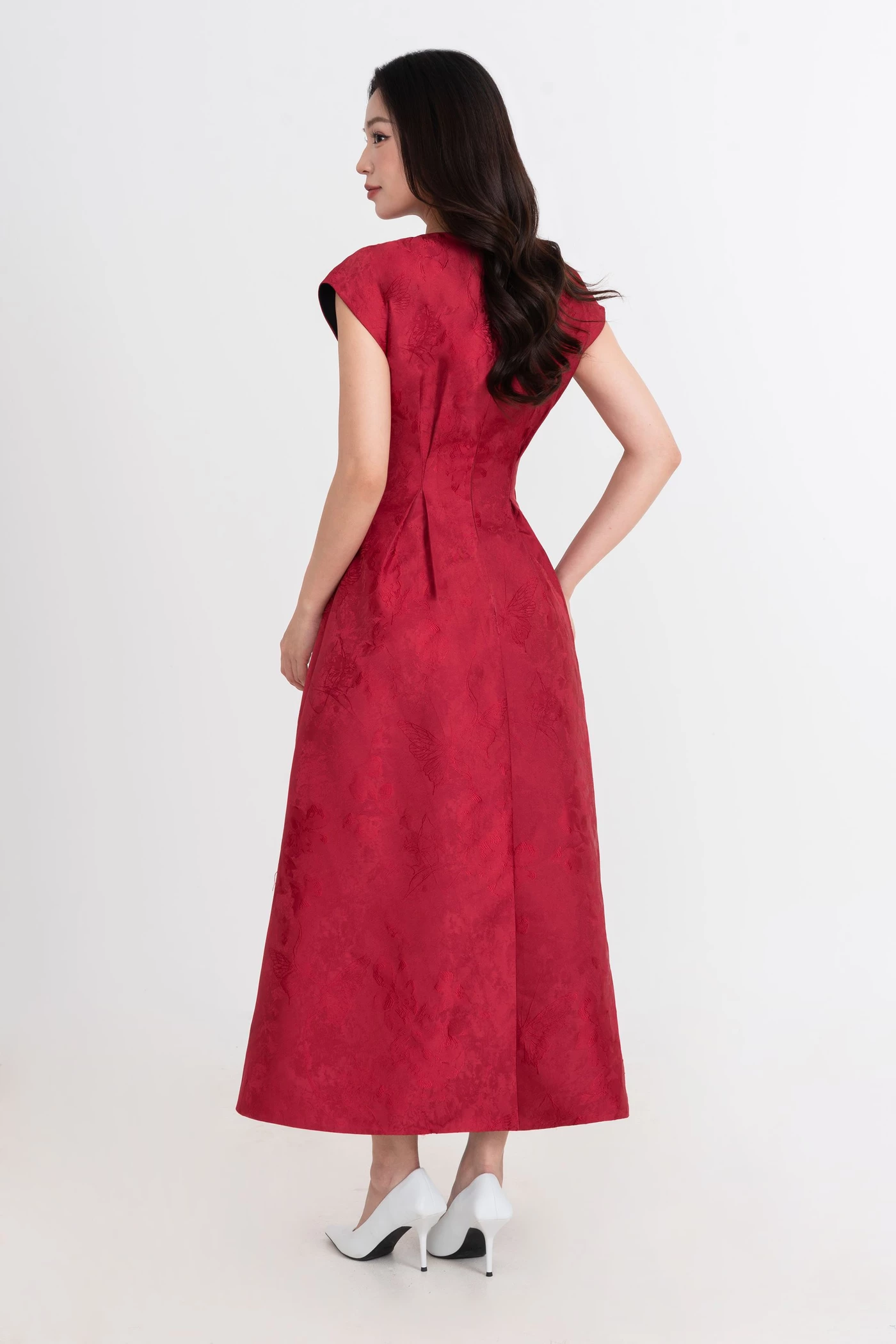 Crimson Élan Dress - Đầm dạ hội thêu hoa