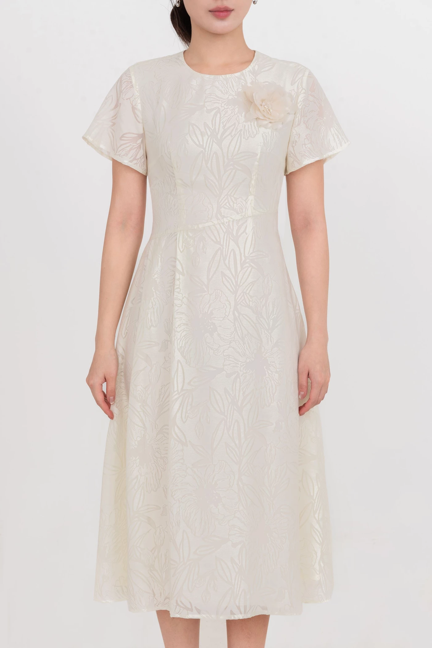 Đầm hoa nổi Ivory Midi
