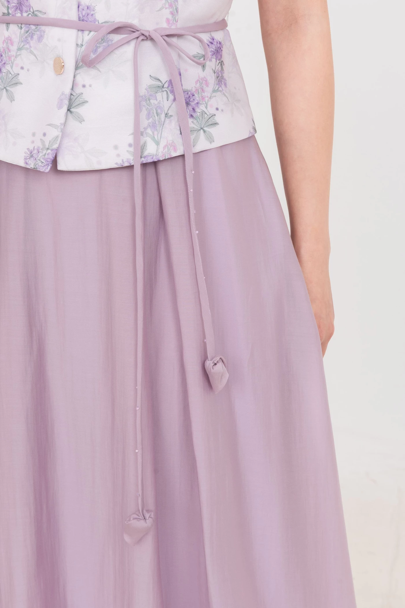 Chân váy lụa xếp ly Spring Waltz