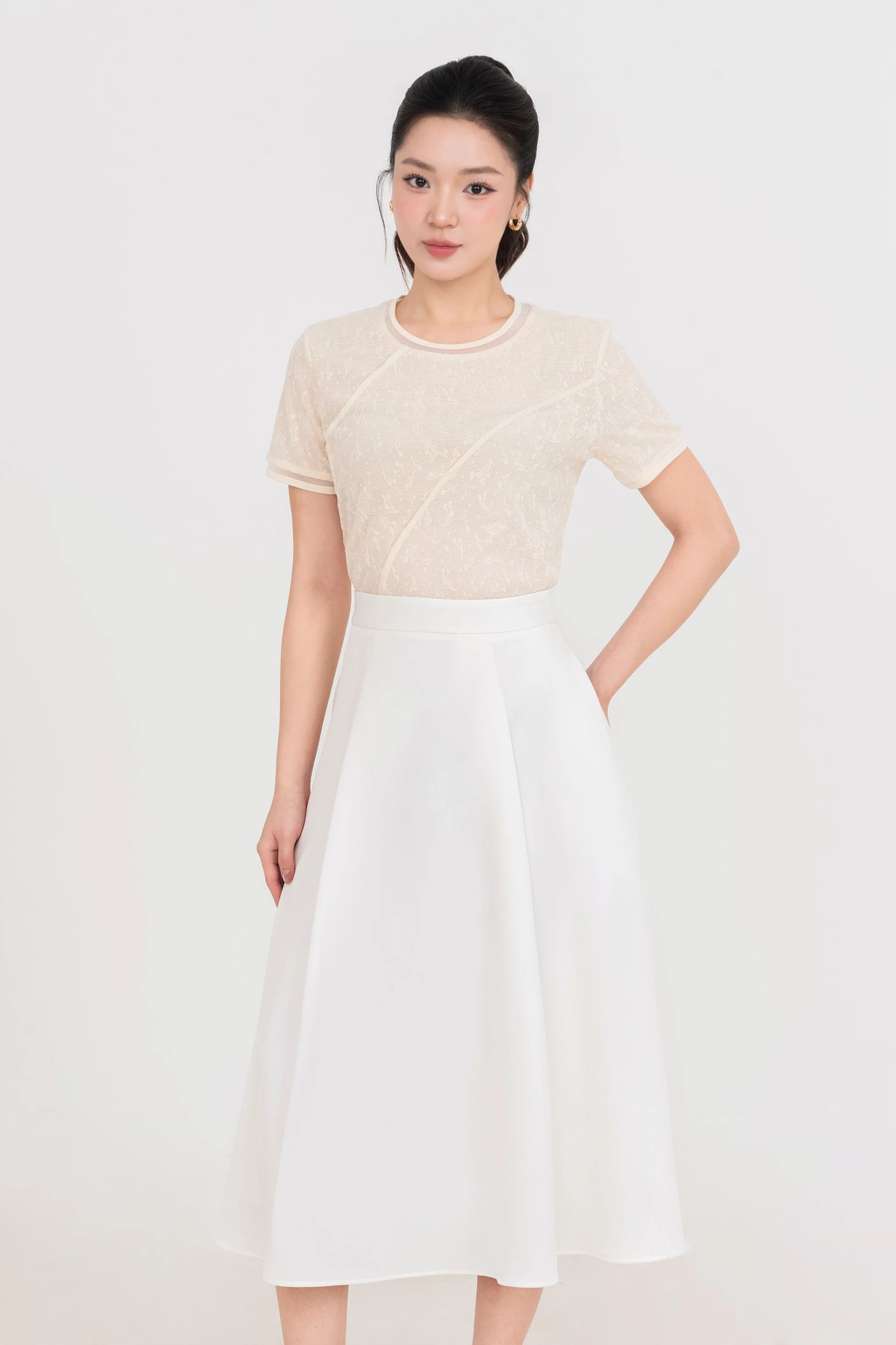 Áo thun ren Soft Floral