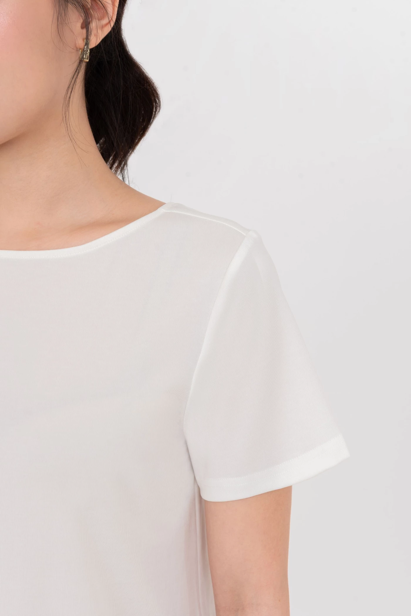 Áo kiểu cổ tròn phối ren