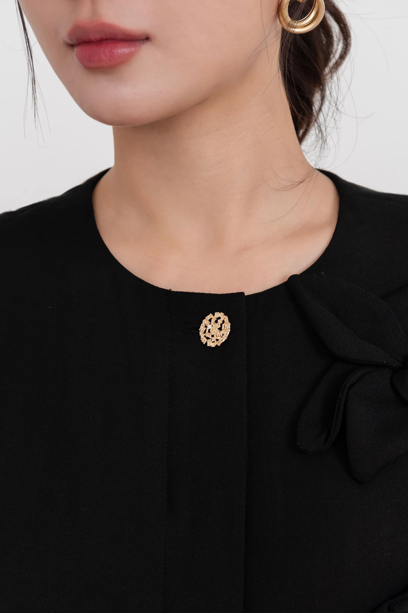 Áo Croptop đính hoa vai