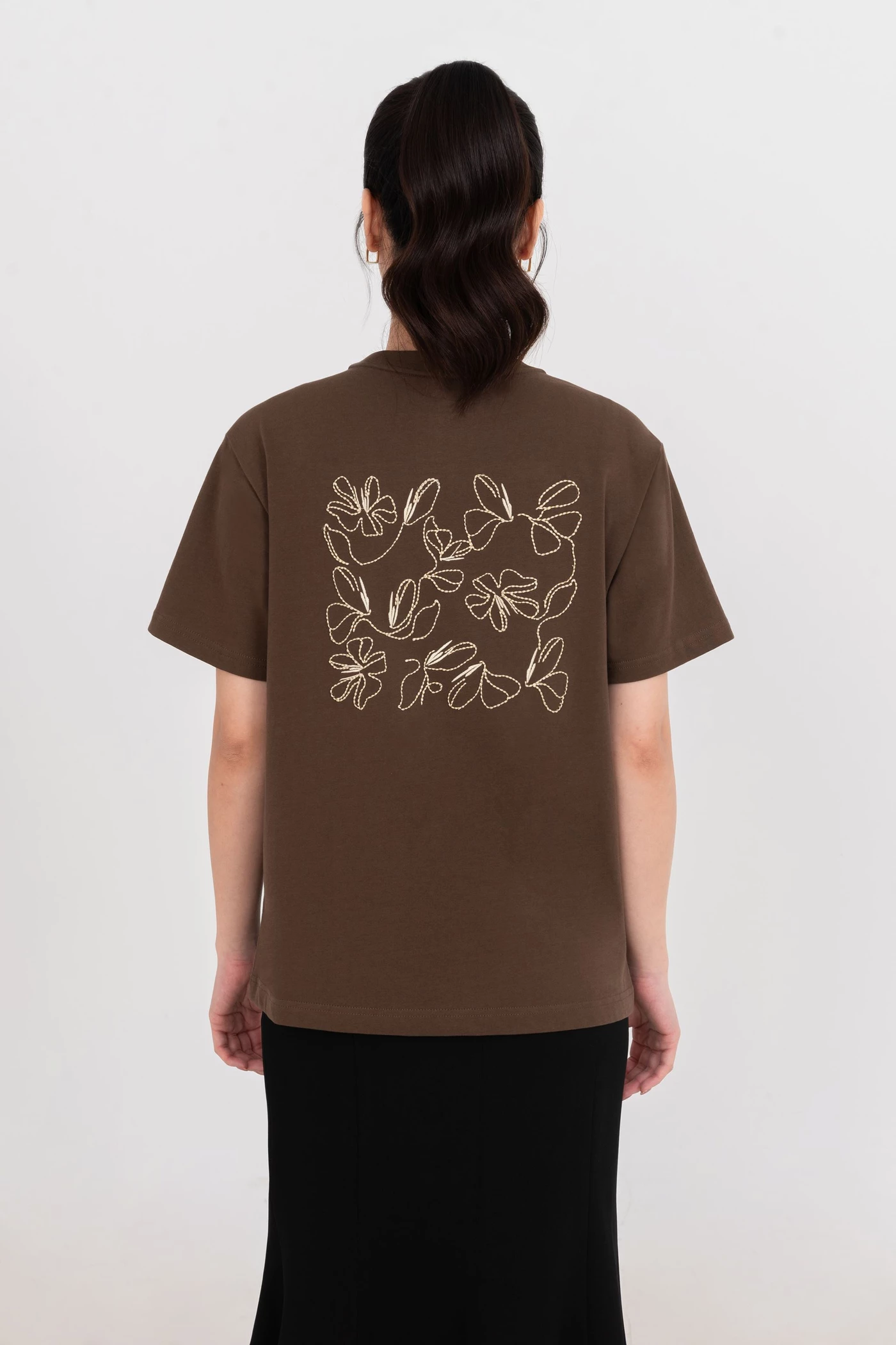 Áo thun thêu hoa Minimal Bloom