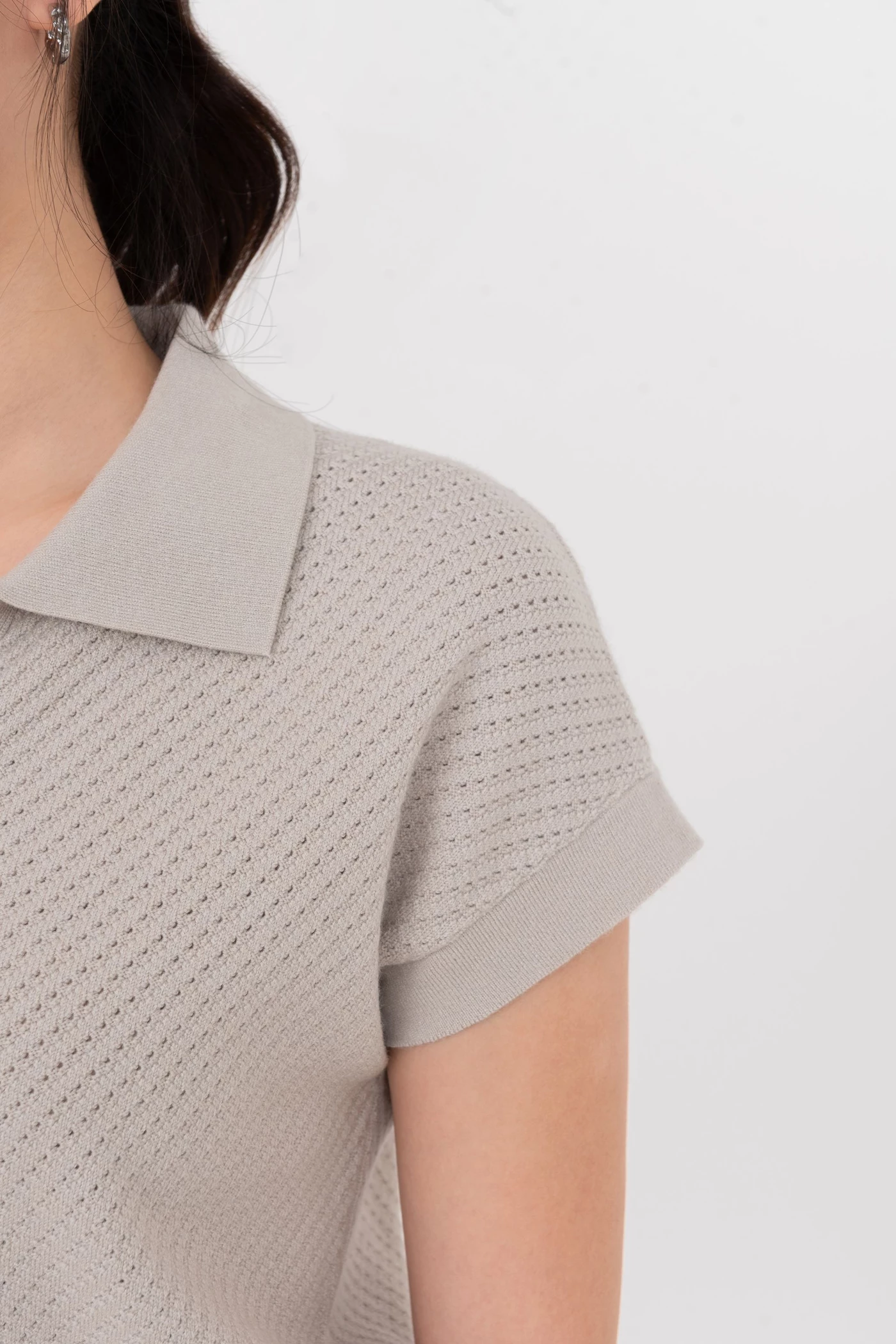 Áo len sợi đan chéo