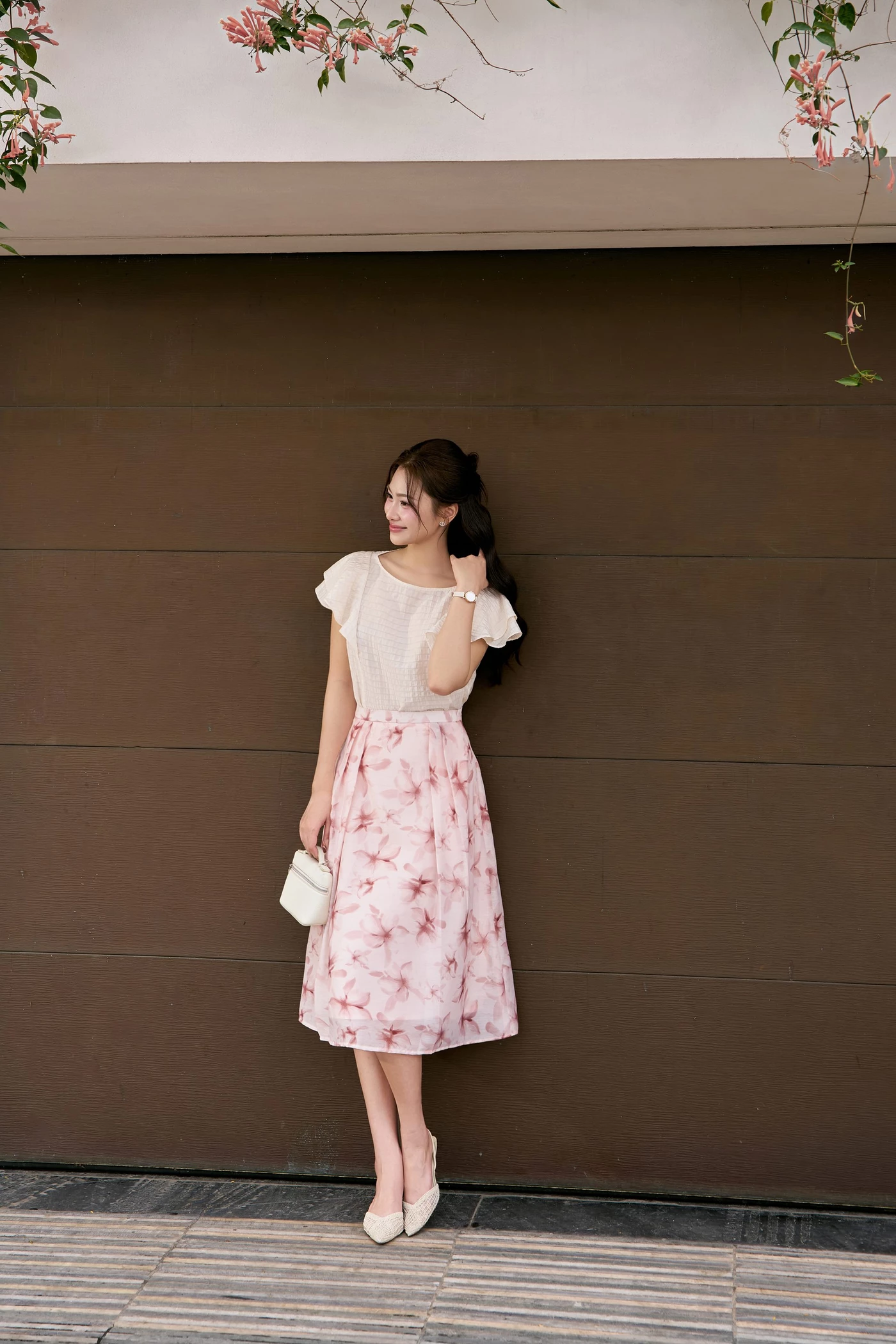 Áo kiểu Petal Light