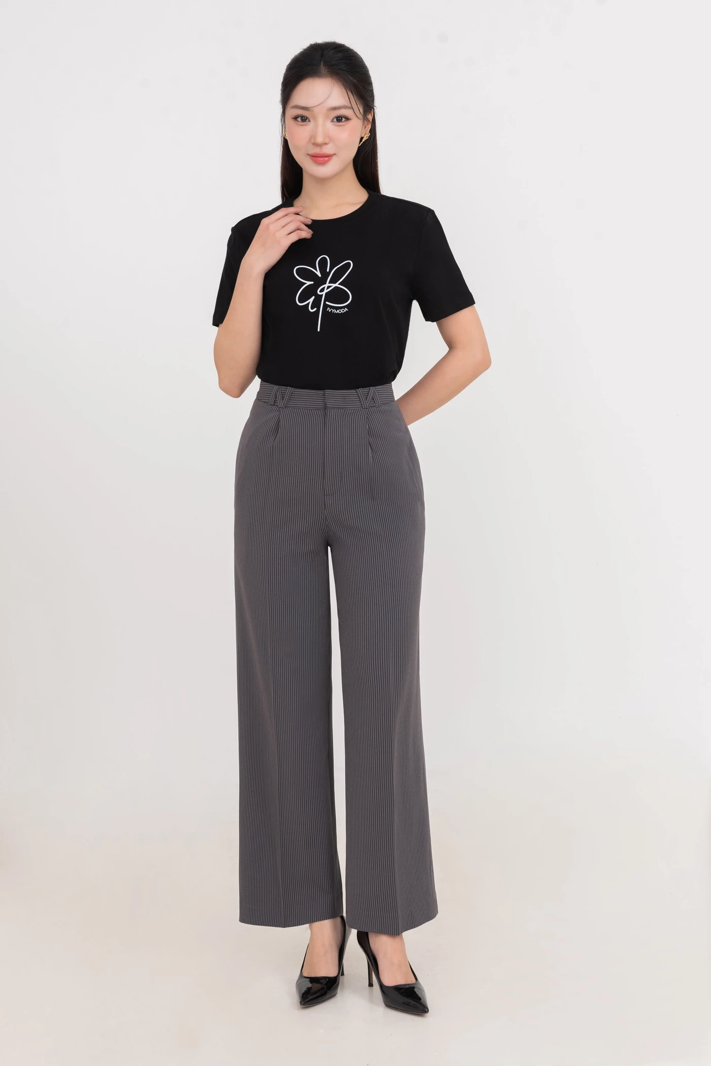 Quần suông kẻ Signature