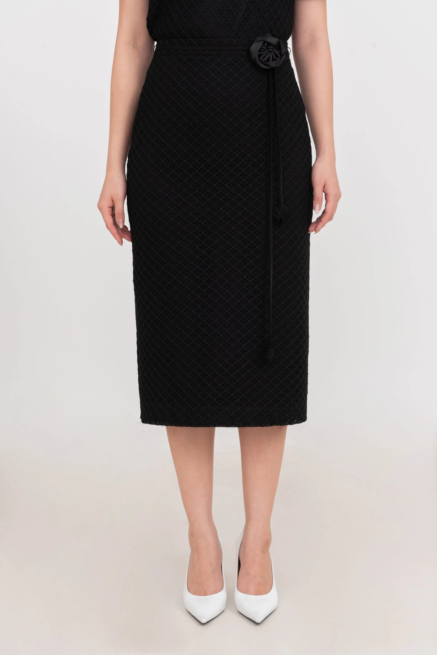 Chân váy bút chì ren Layer