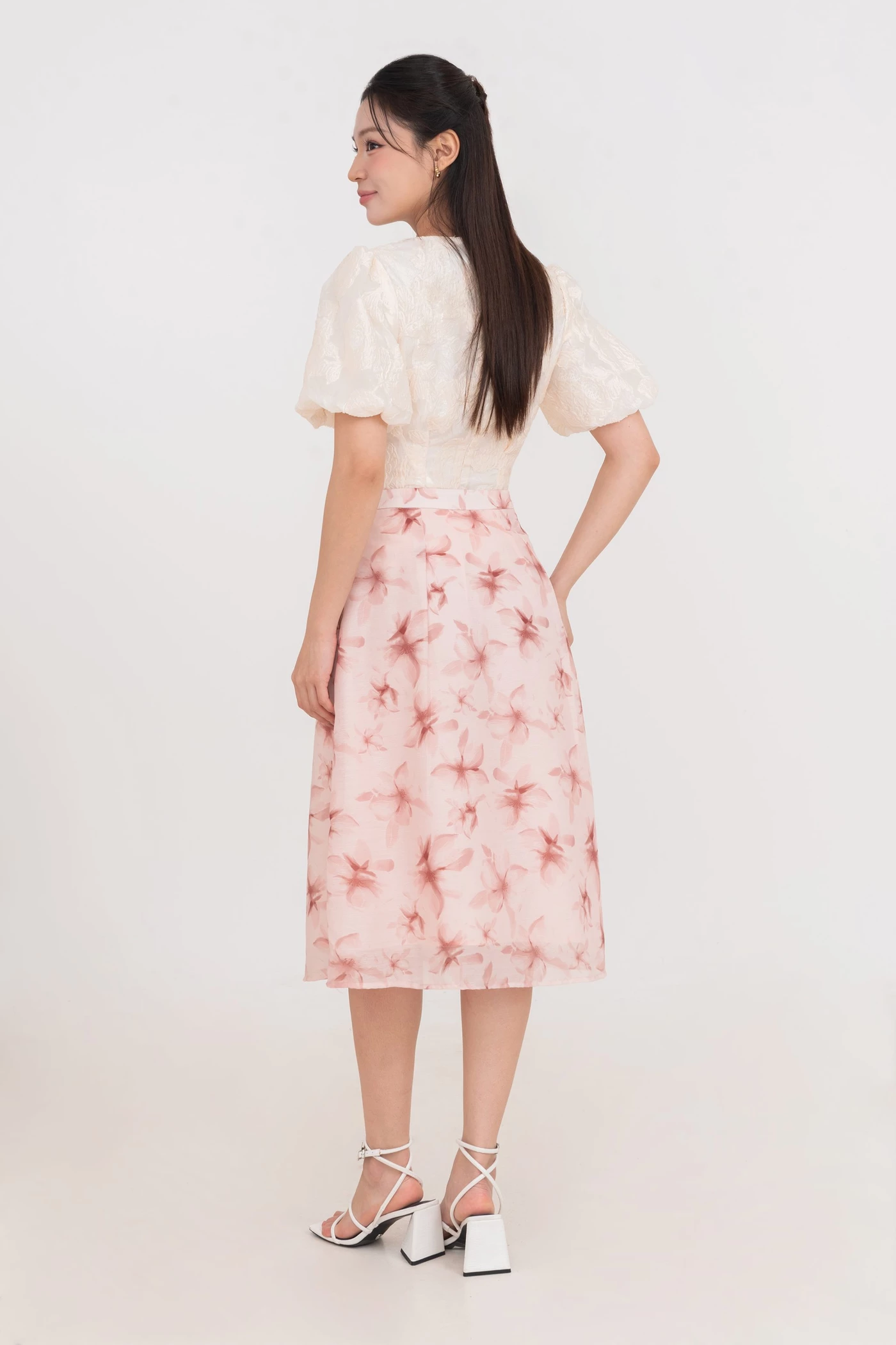 Áo kiểu Blooming Touch