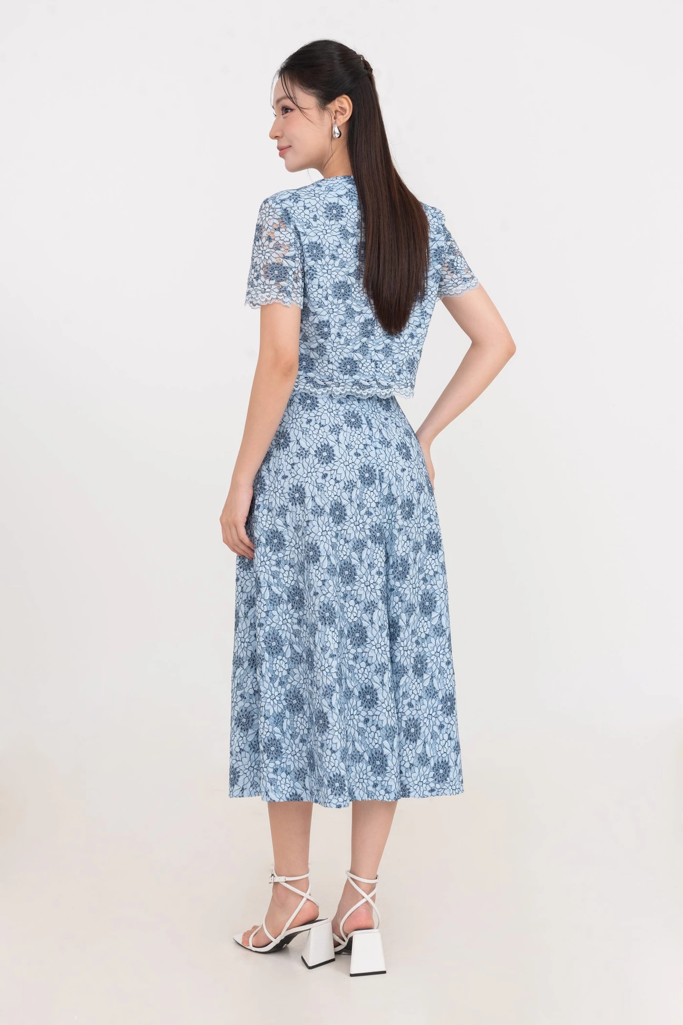 Áo kiểu ren Bloom Lace