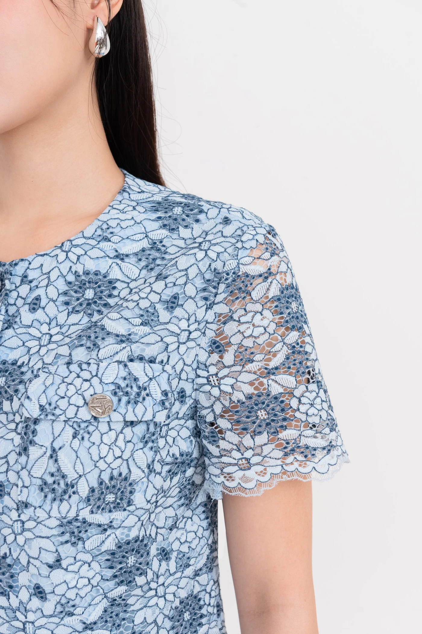 Áo kiểu ren Bloom Lace