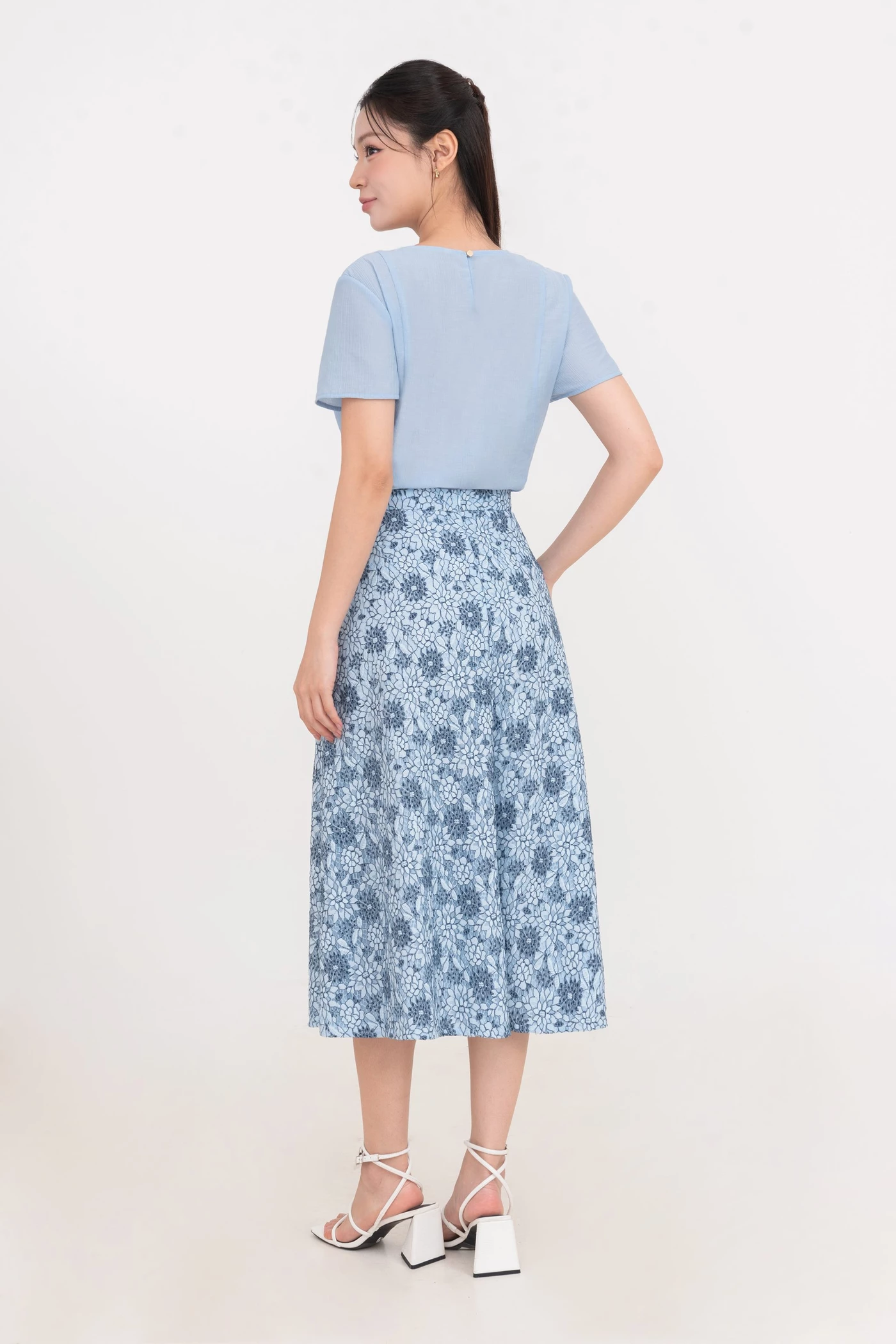 Chân váy ren Bloom Lace