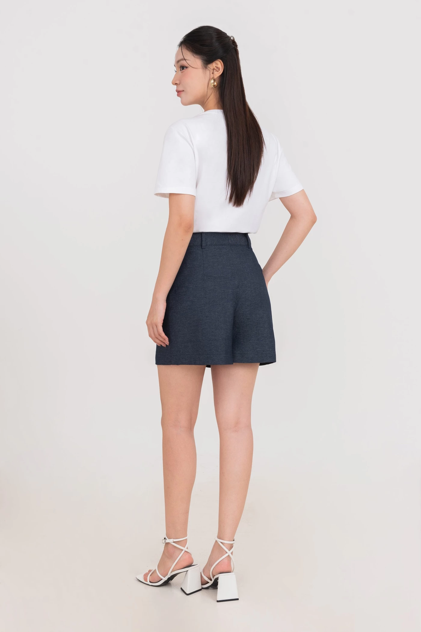 Quần shorts suông Softden