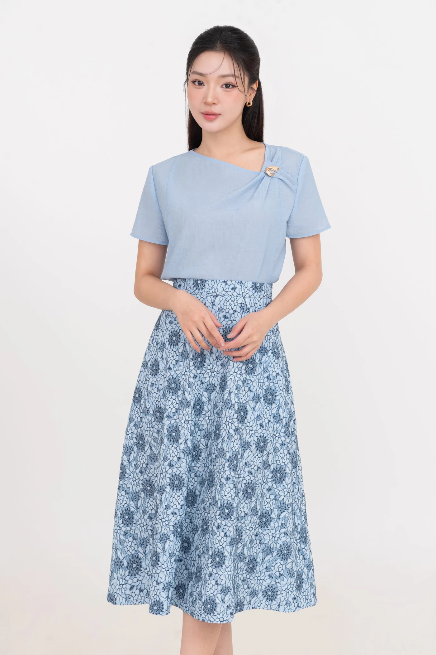 Chân váy ren Bloom Lace