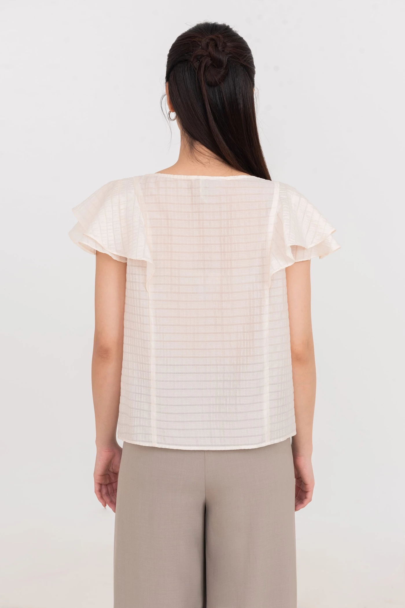 Áo kiểu Petal Light
