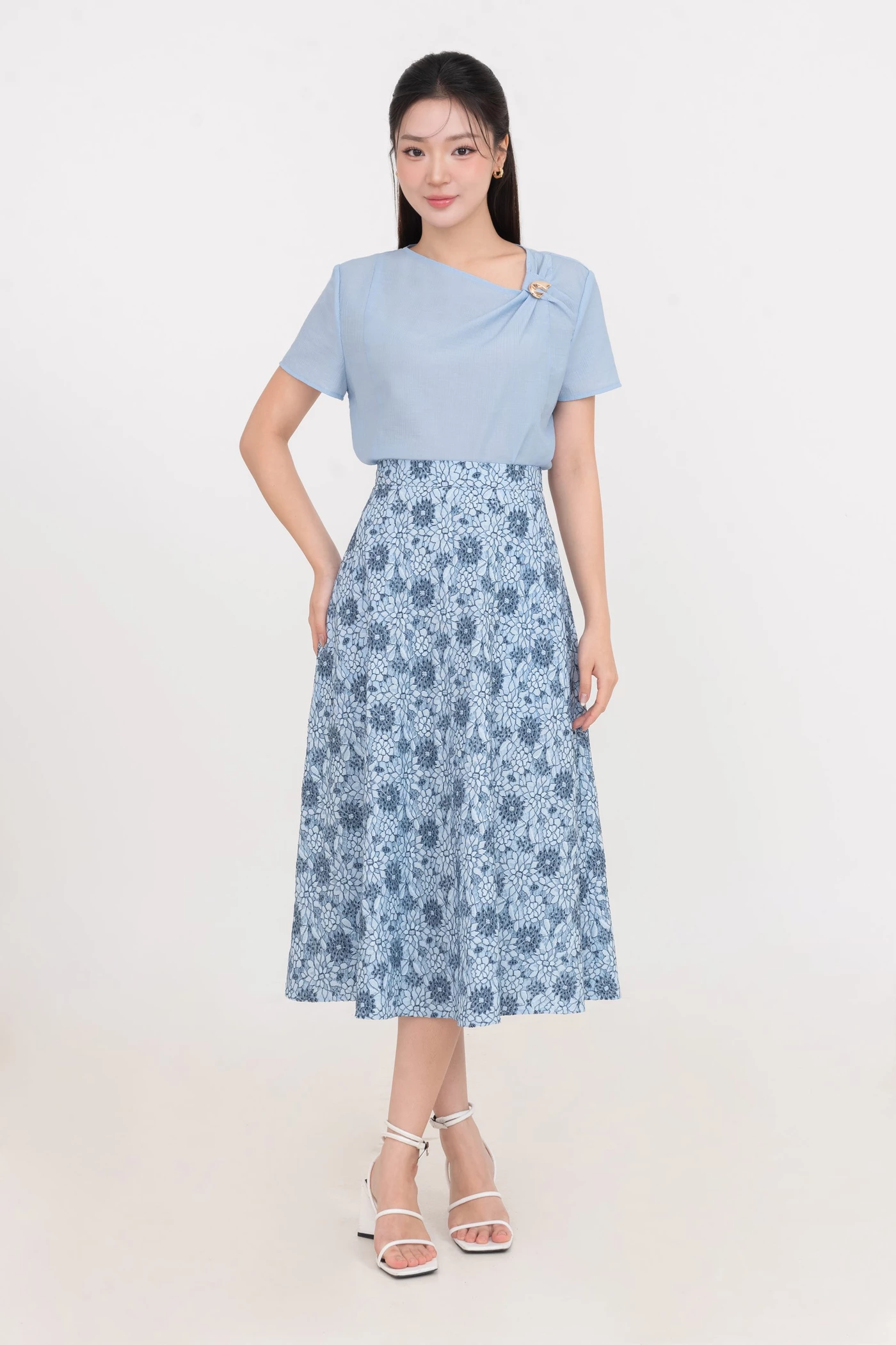 Chân váy ren Bloom Lace