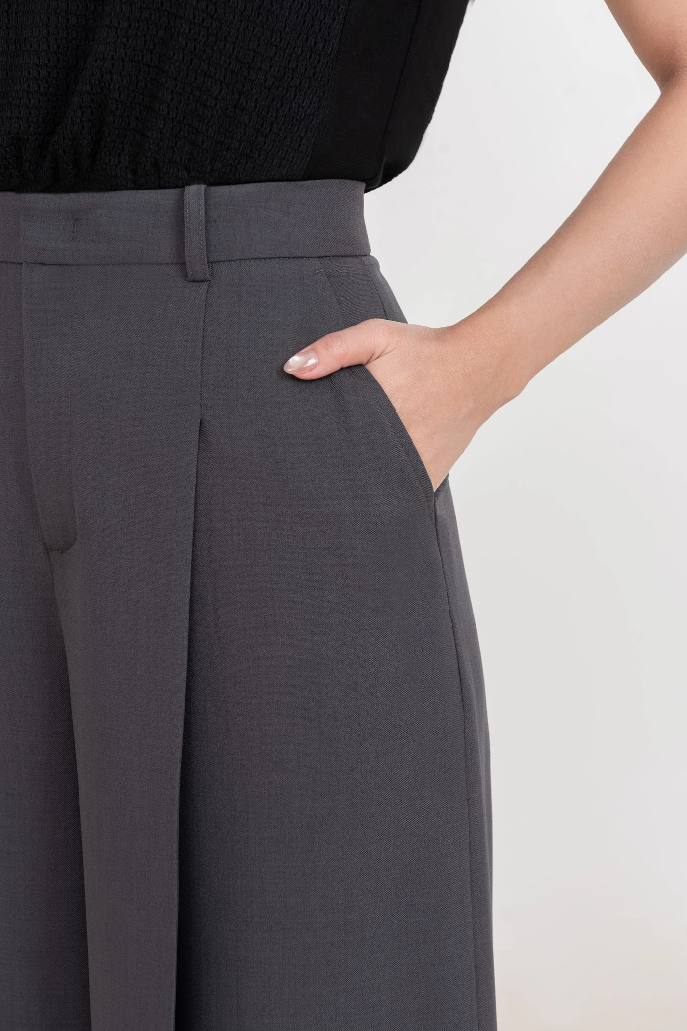 Quần Tây ống suông Gray Uban