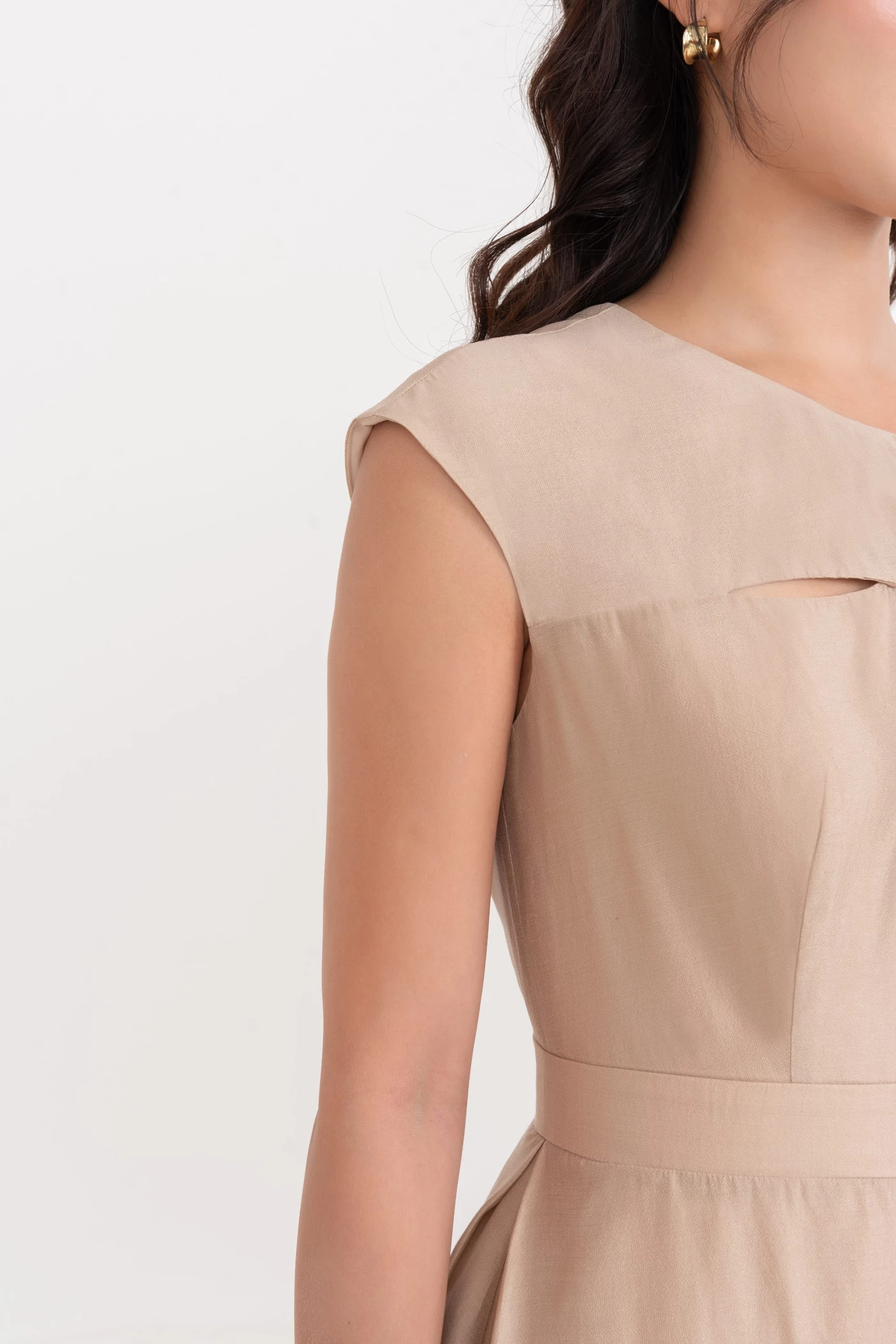 Đầm lụa xòe tay hến