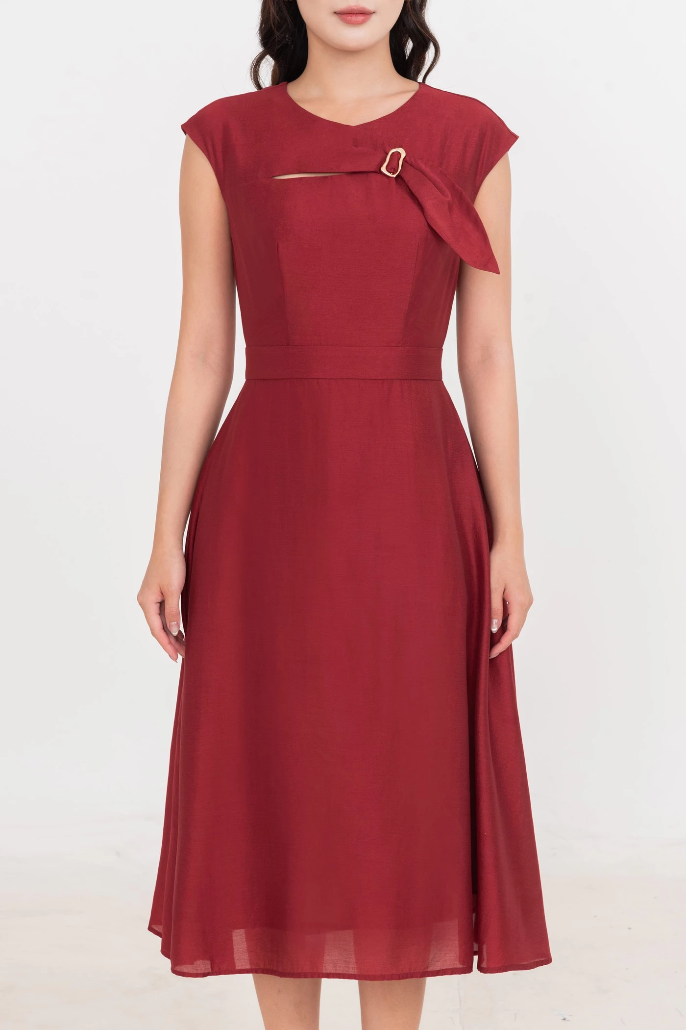 Đầm lụa xòe tay hến