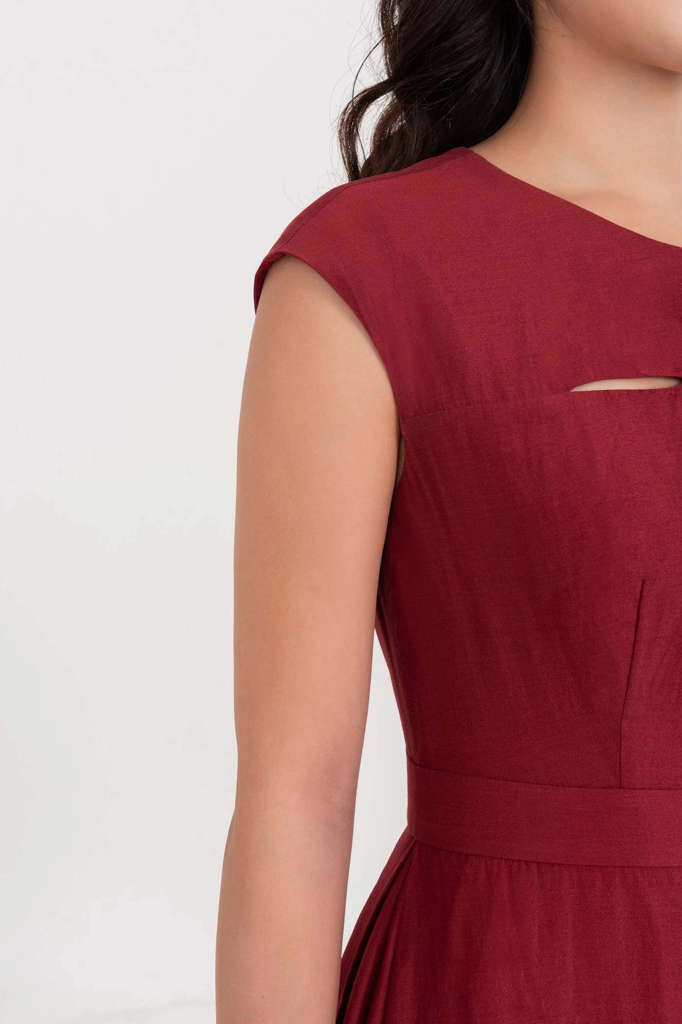 Đầm lụa xòe tay hến