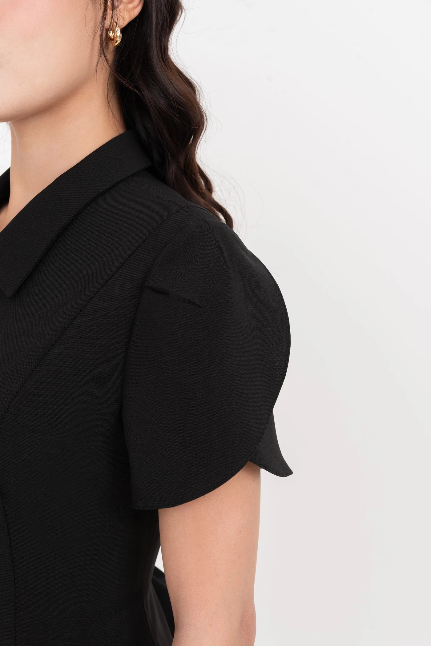Áo kiểu Noir Elegance