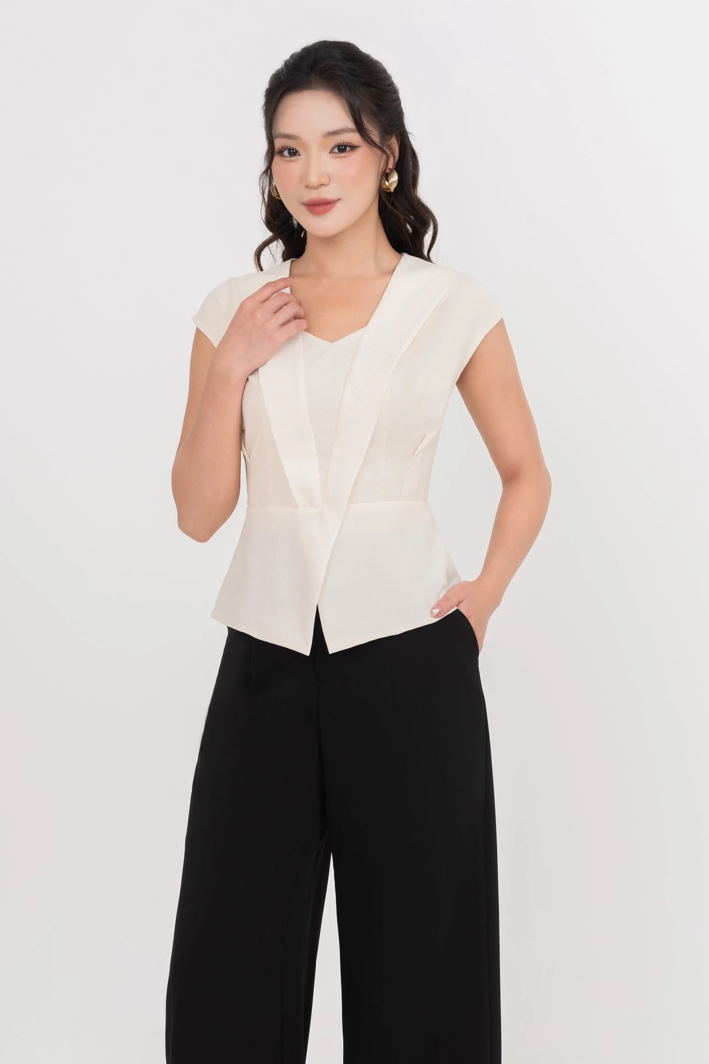 Áo sơ mi lụa tay hến
