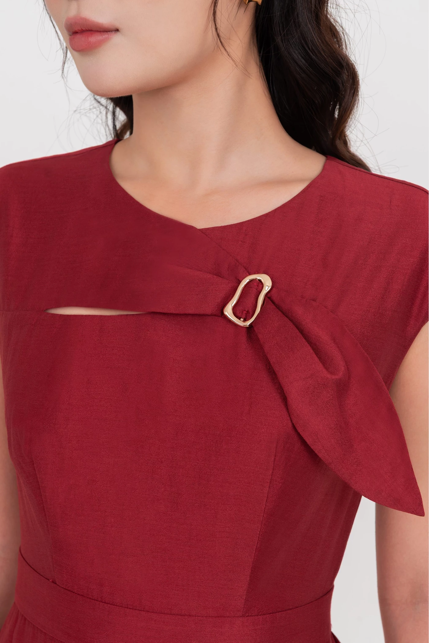 Đầm lụa xòe tay hến