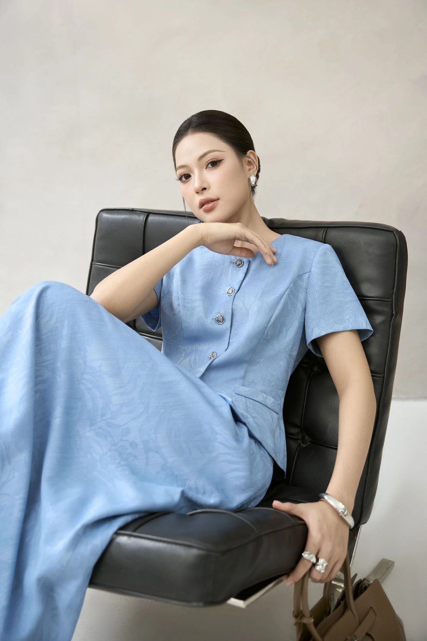 Chân váy lụa Airy Light