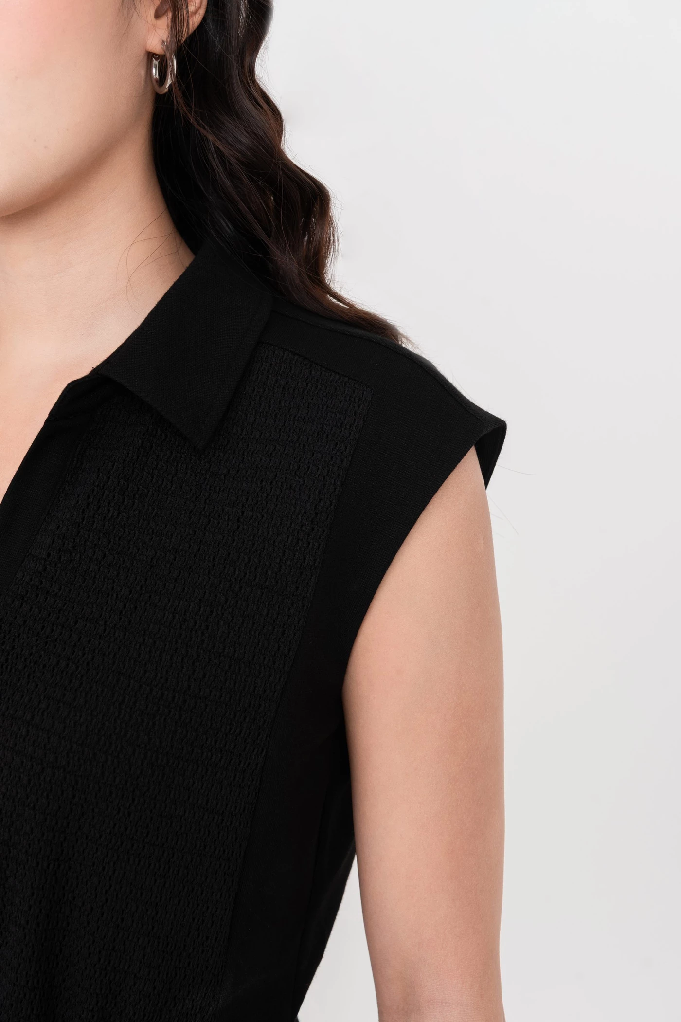 Áo thun cổ đức Noir Ease