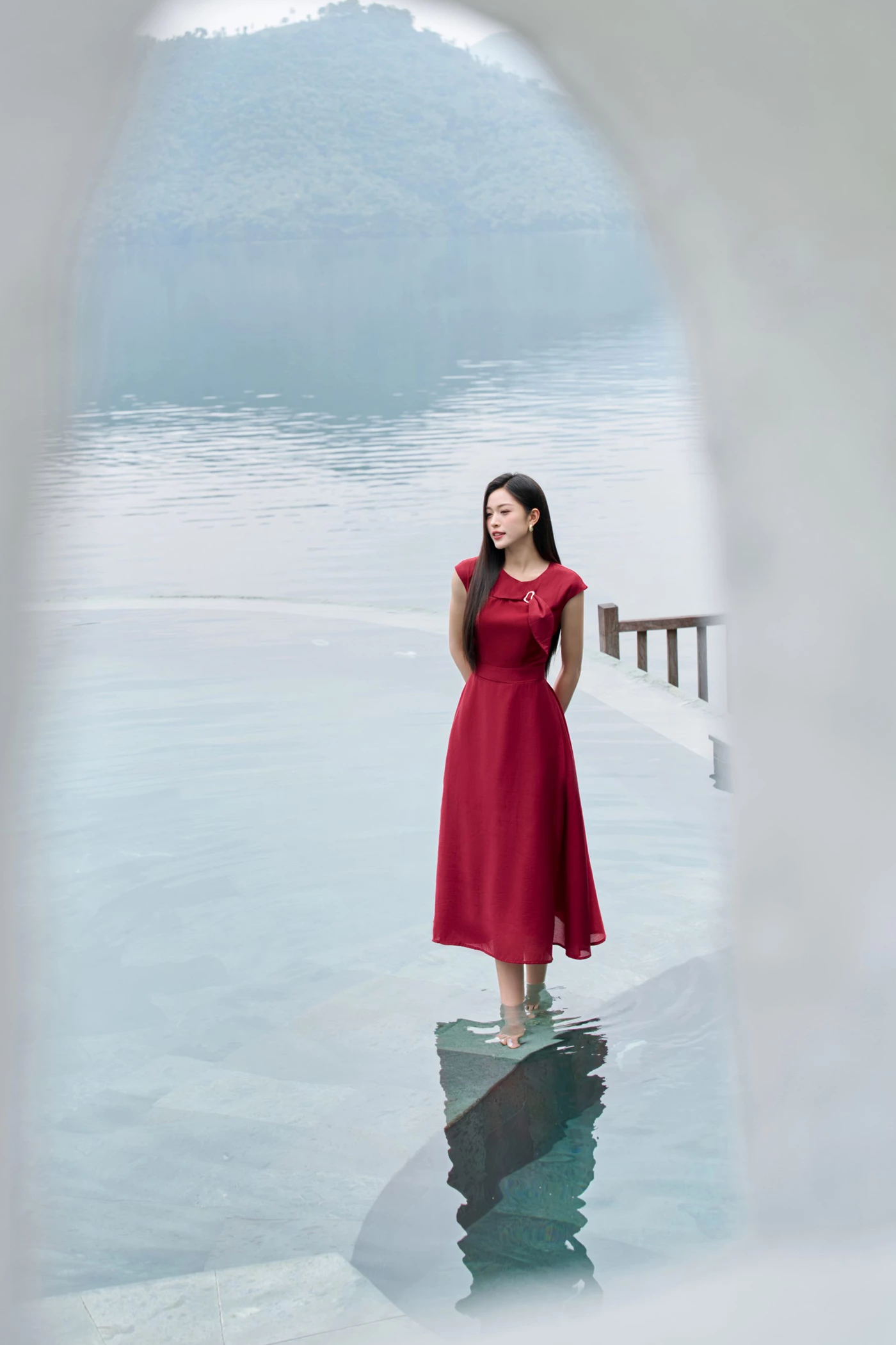 Đầm midi Maroon Muse