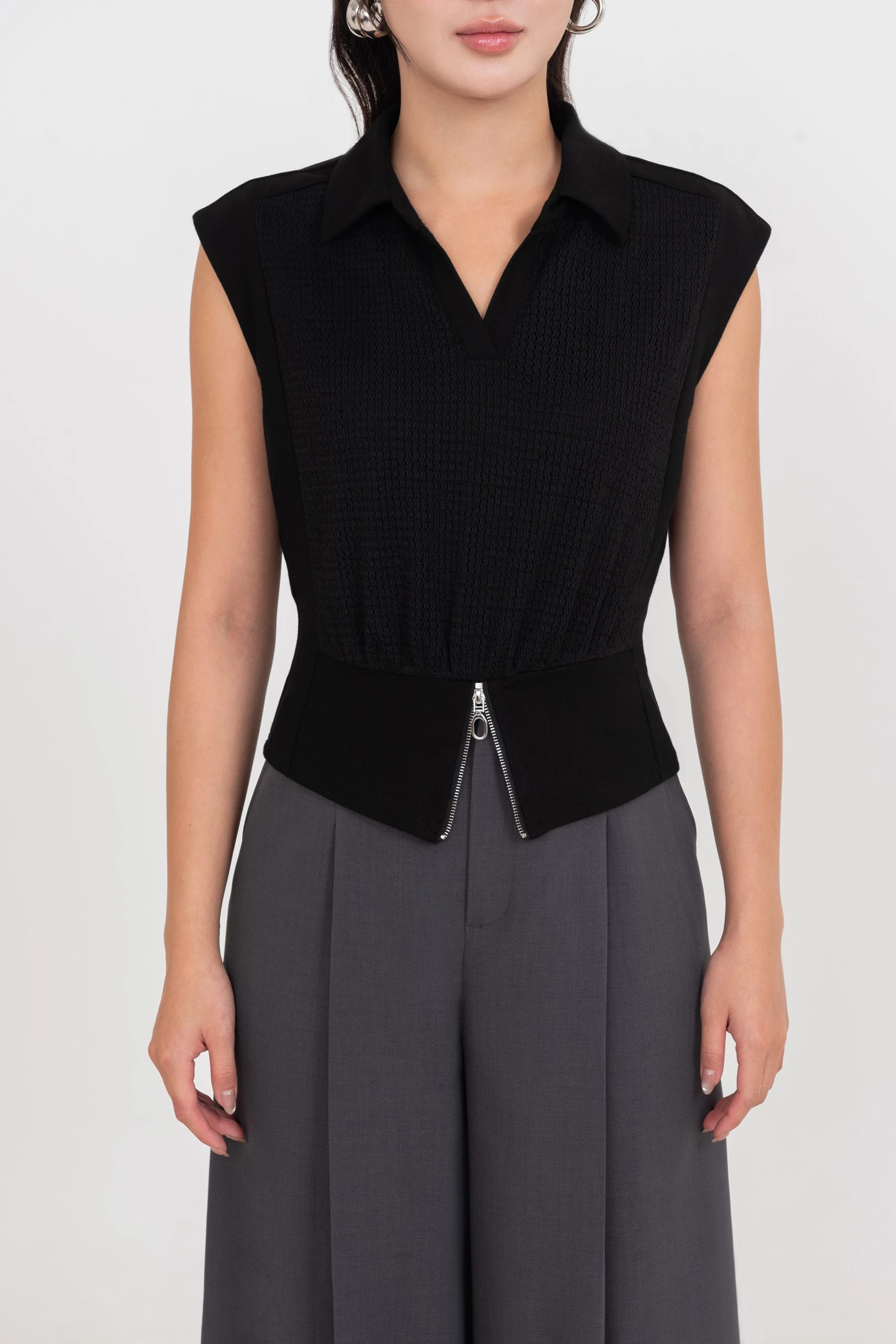 Áo thun cổ đức Noir Ease