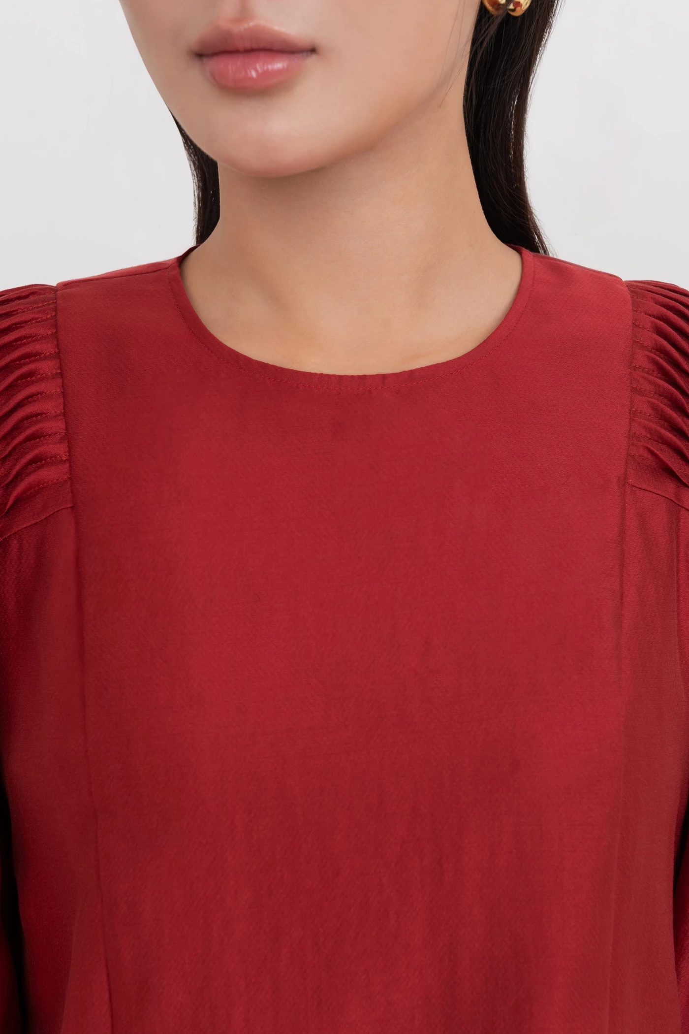 Elegant Silk Blouse - Áo sơ mi tay lỡ